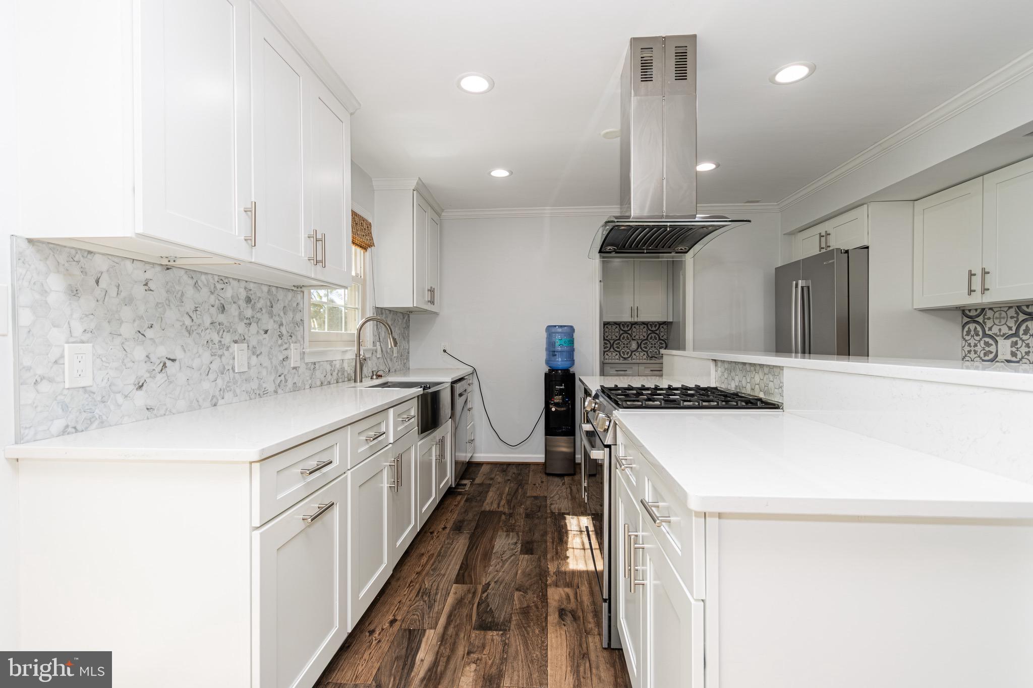 FOX POINT - Residential