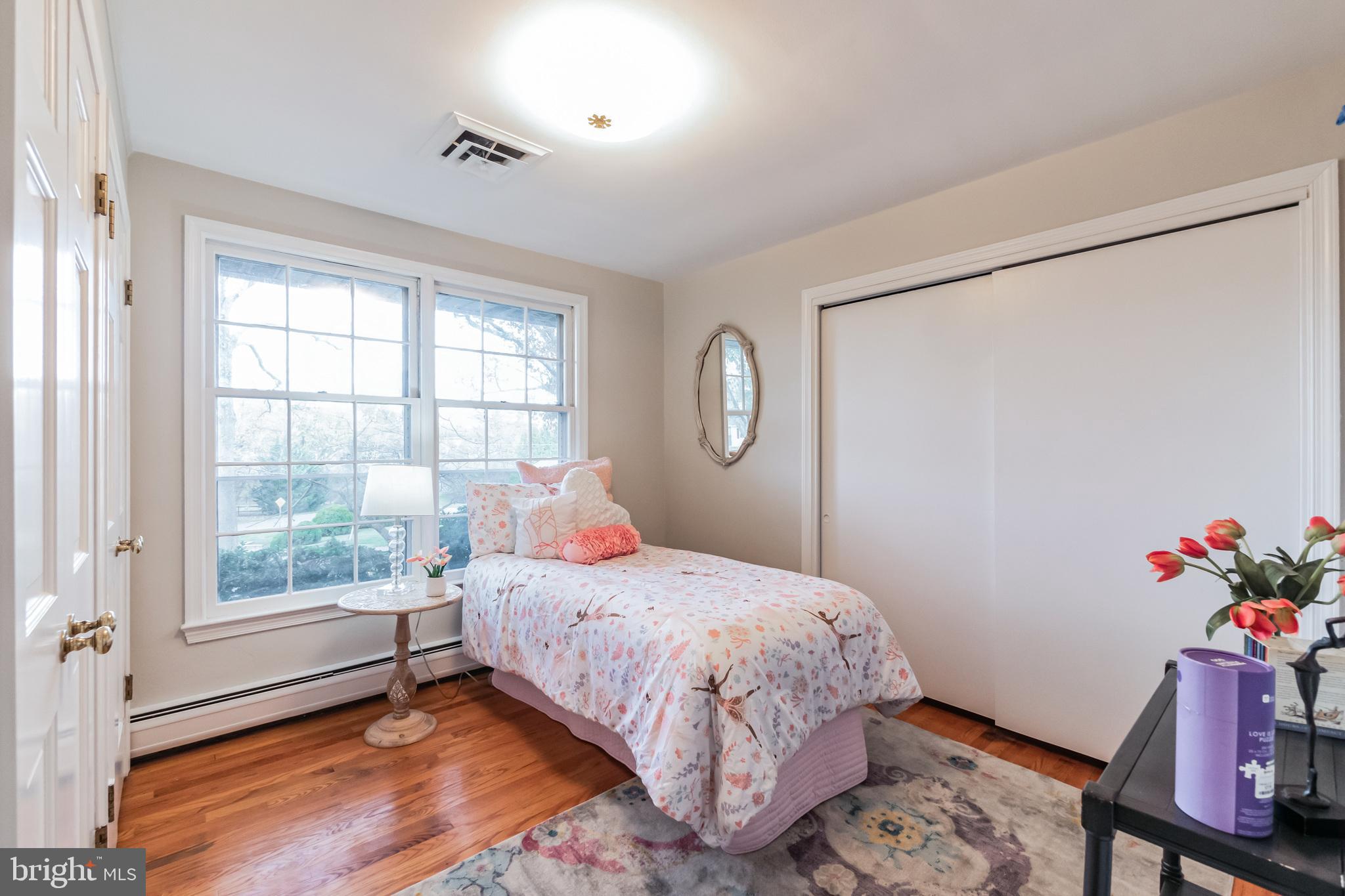 WILLIAMSBURG VILLAGE - Residential