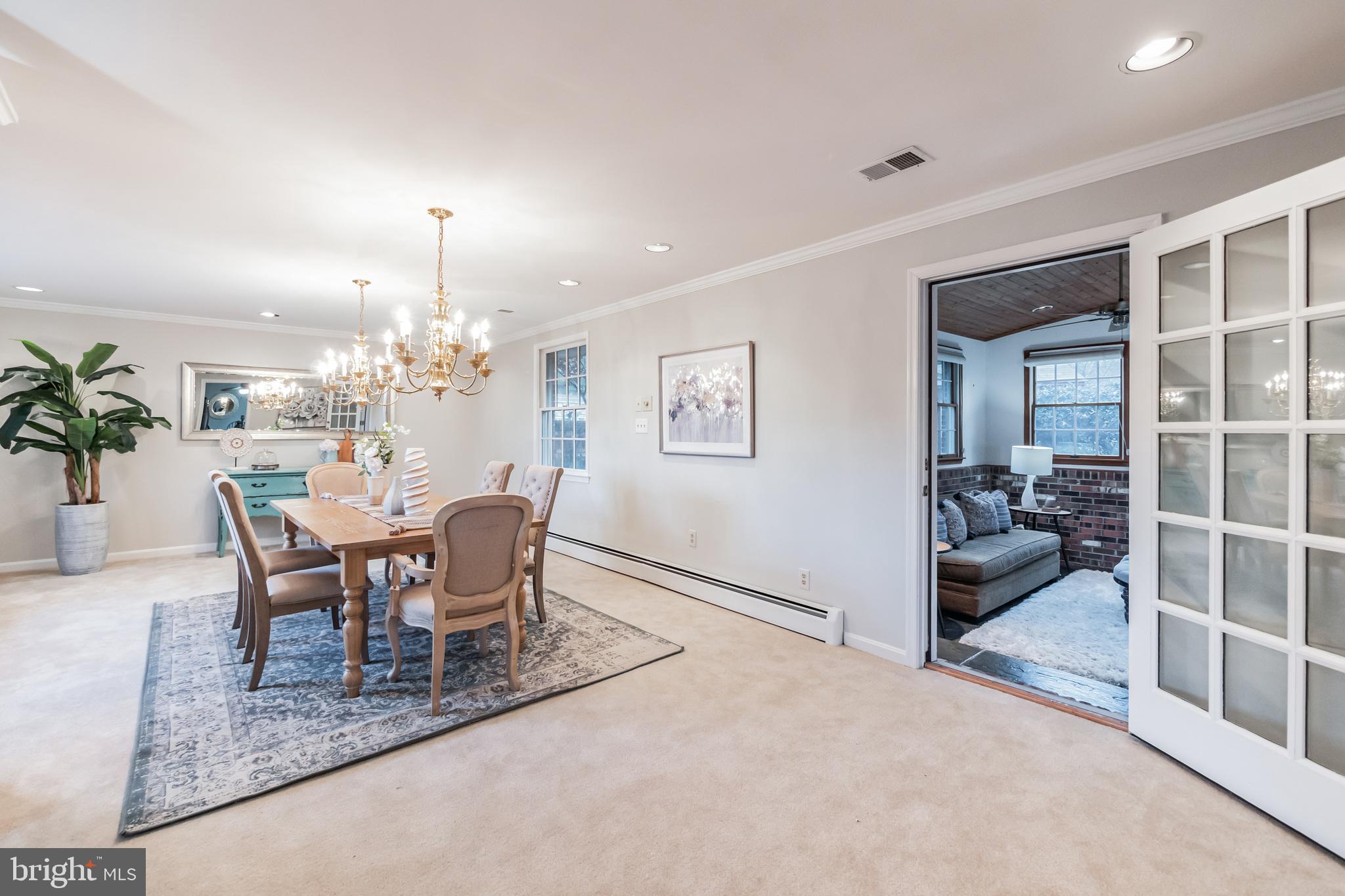 WILLIAMSBURG VILLAGE - Residential