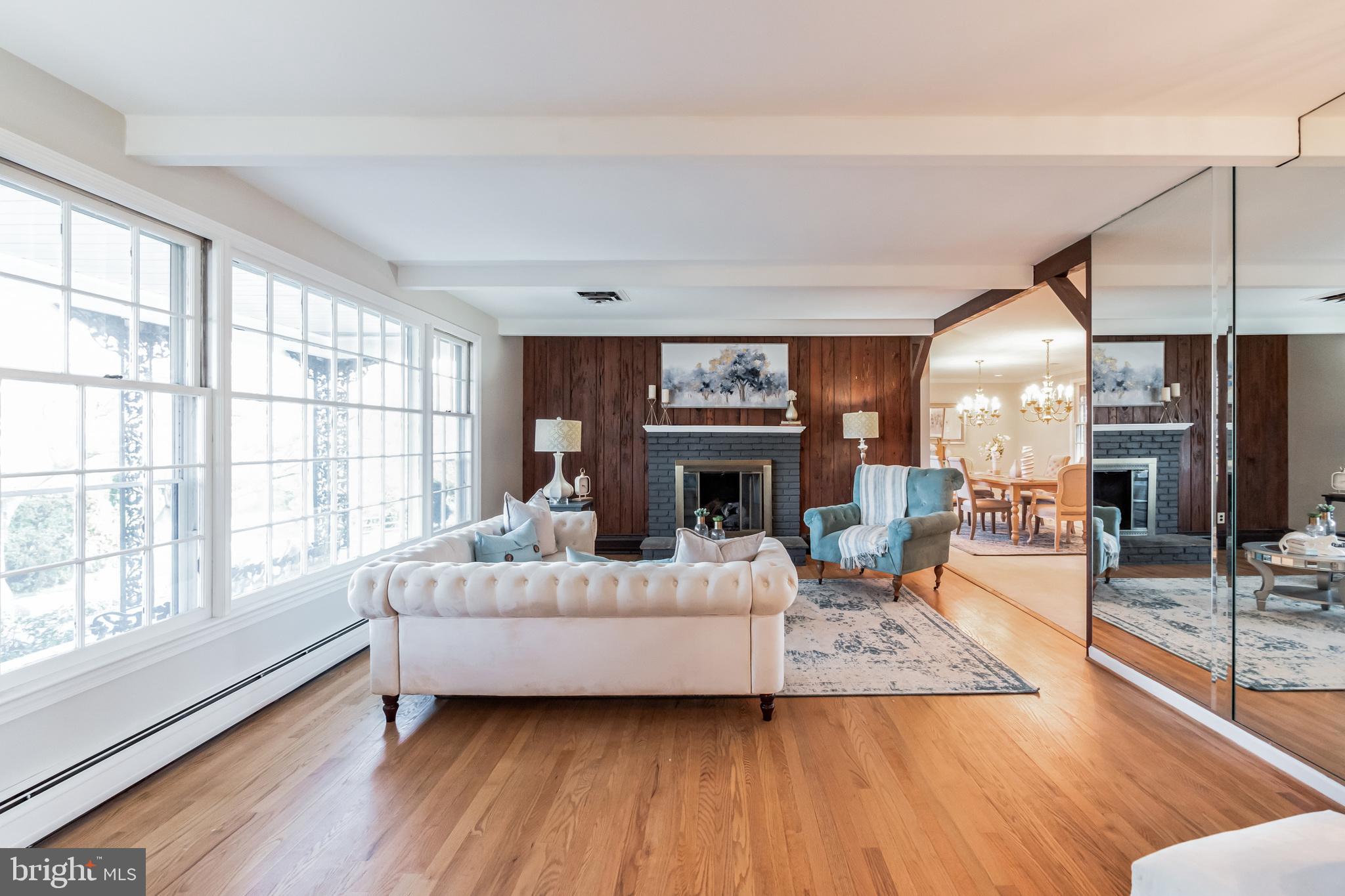 WILLIAMSBURG VILLAGE - Residential