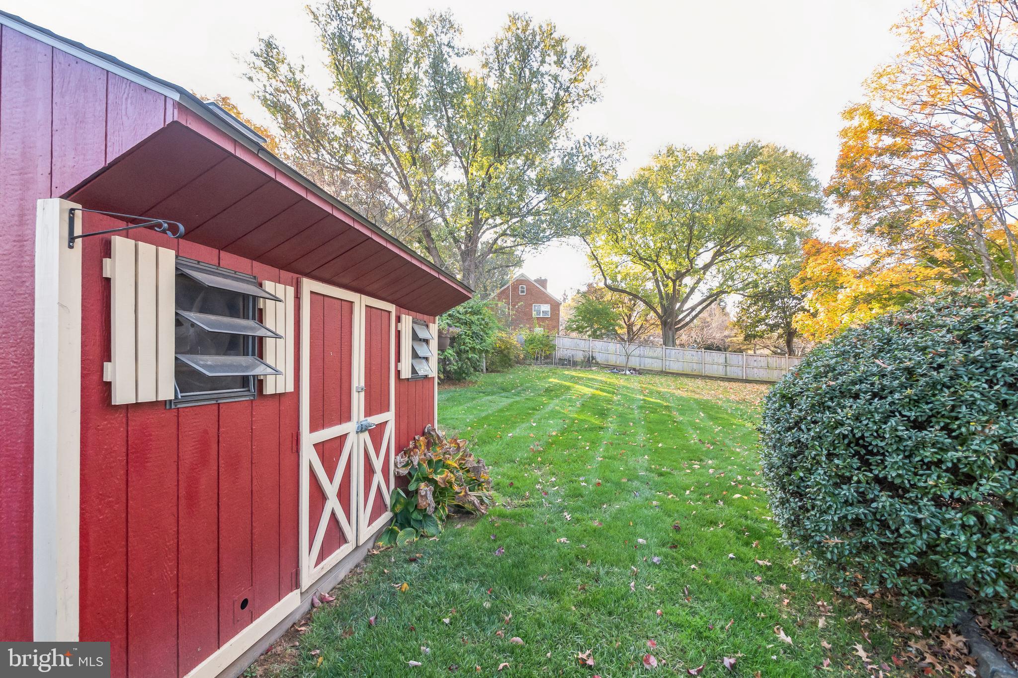 WILLIAMSBURG VILLAGE - Residential