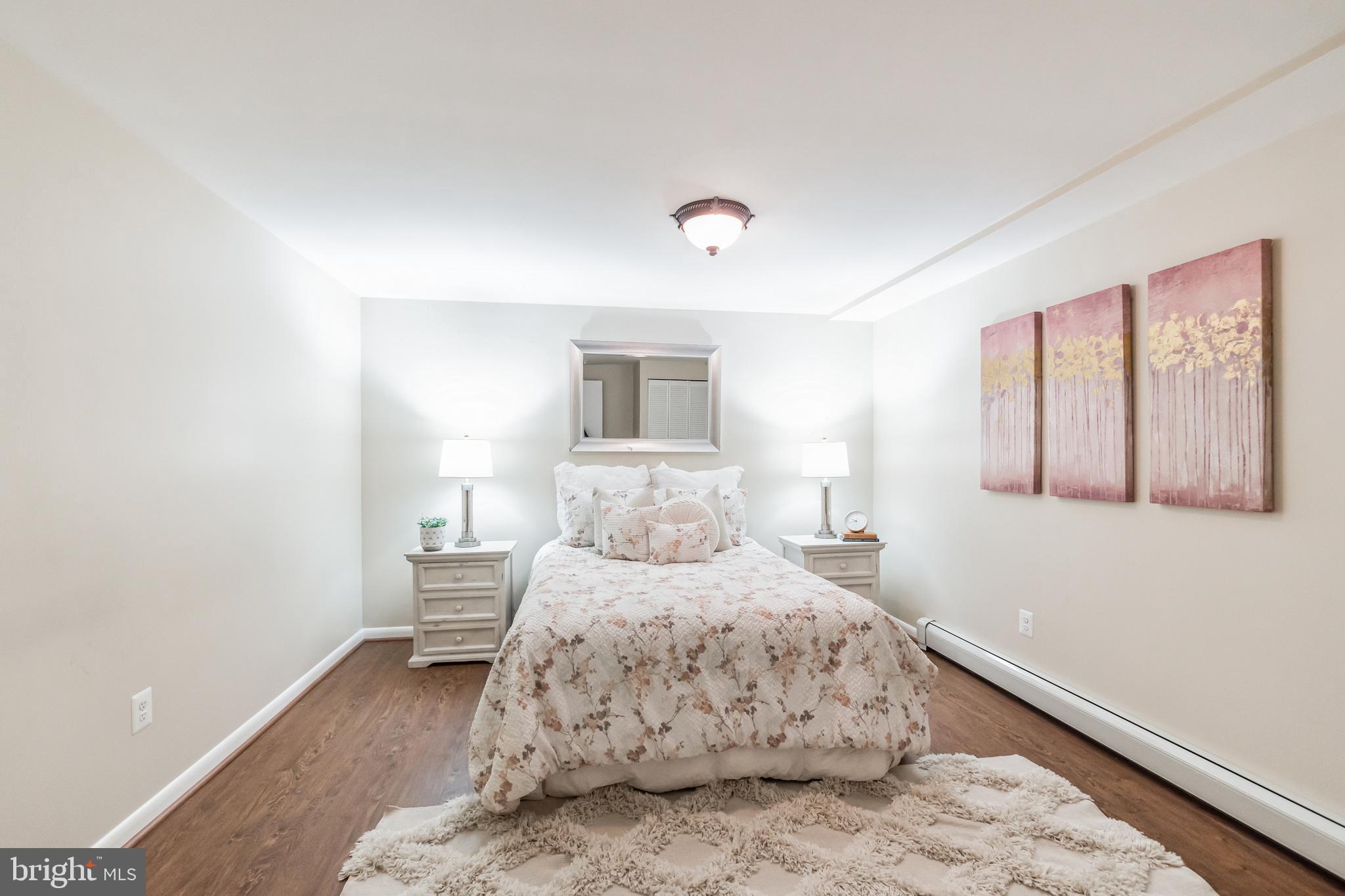 WILLIAMSBURG VILLAGE - Residential