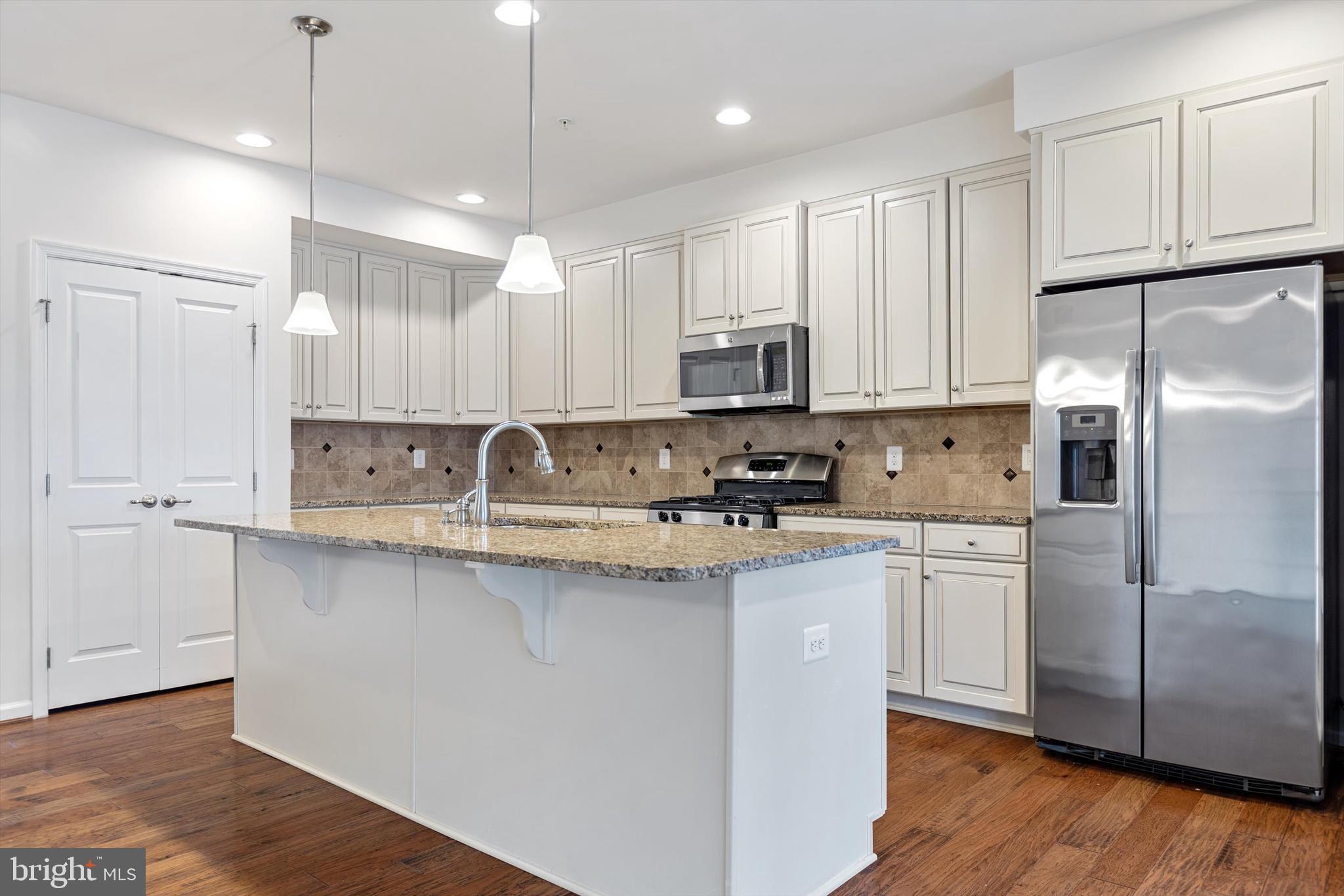 VIRGINIA MANOR CONDOMINIUM - Residential