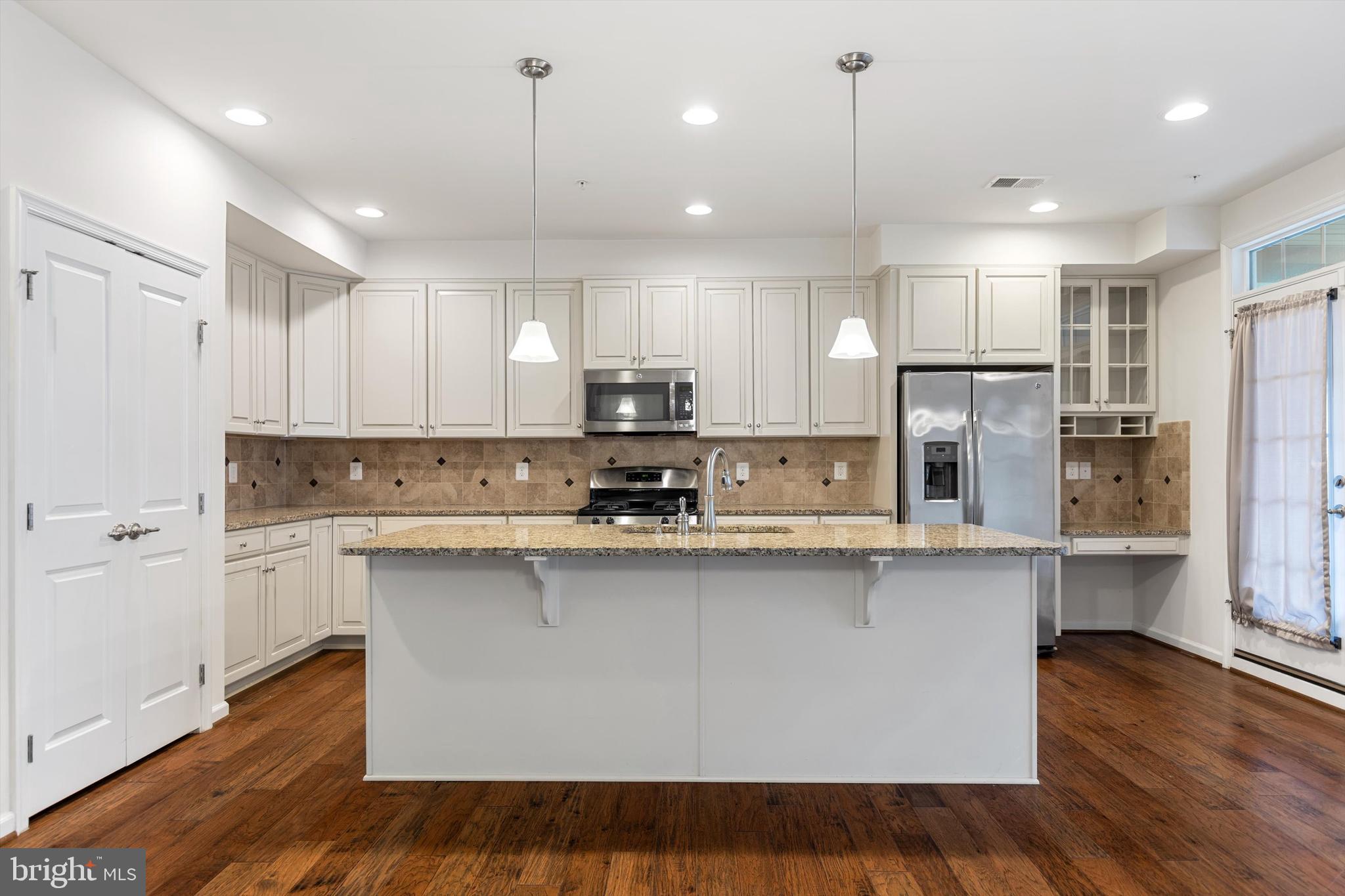 VIRGINIA MANOR CONDOMINIUM - Residential