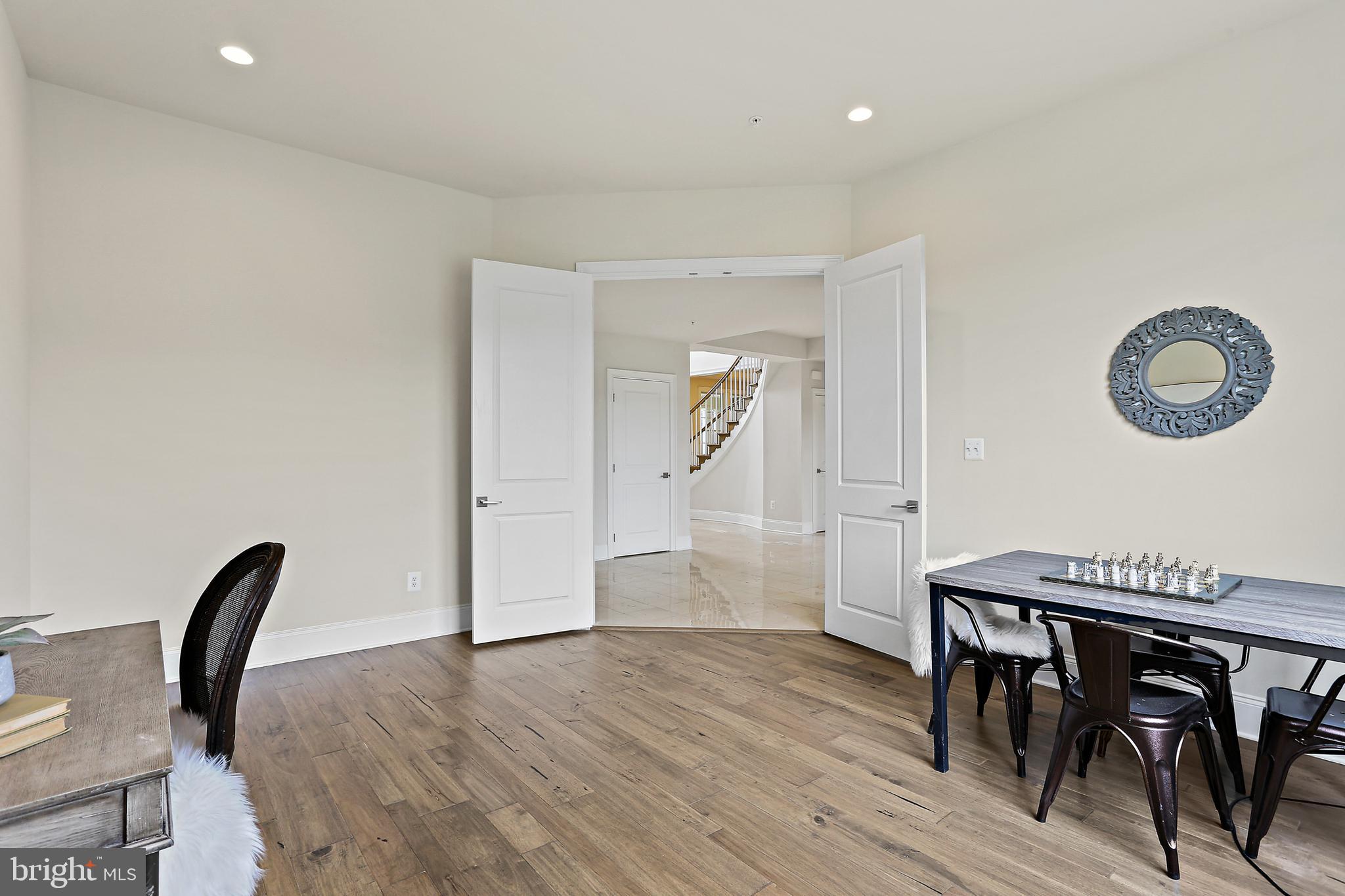 TROTTERS GLEN - Residential