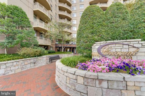 Photo of 7111 Woodmont Avenue #608, BETHESDA, MD 20815 (MLS # MDMC2202636)