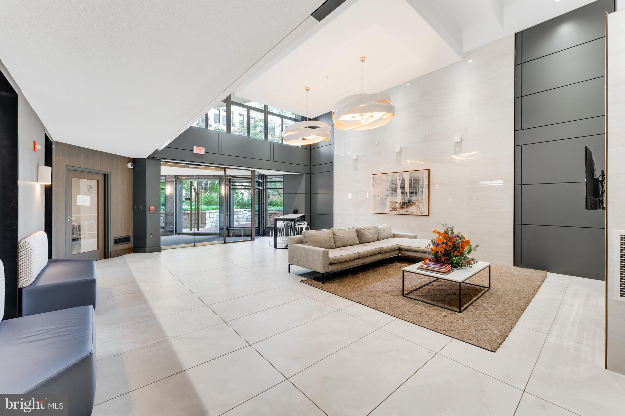 CRESCENT PLAZA - Residential