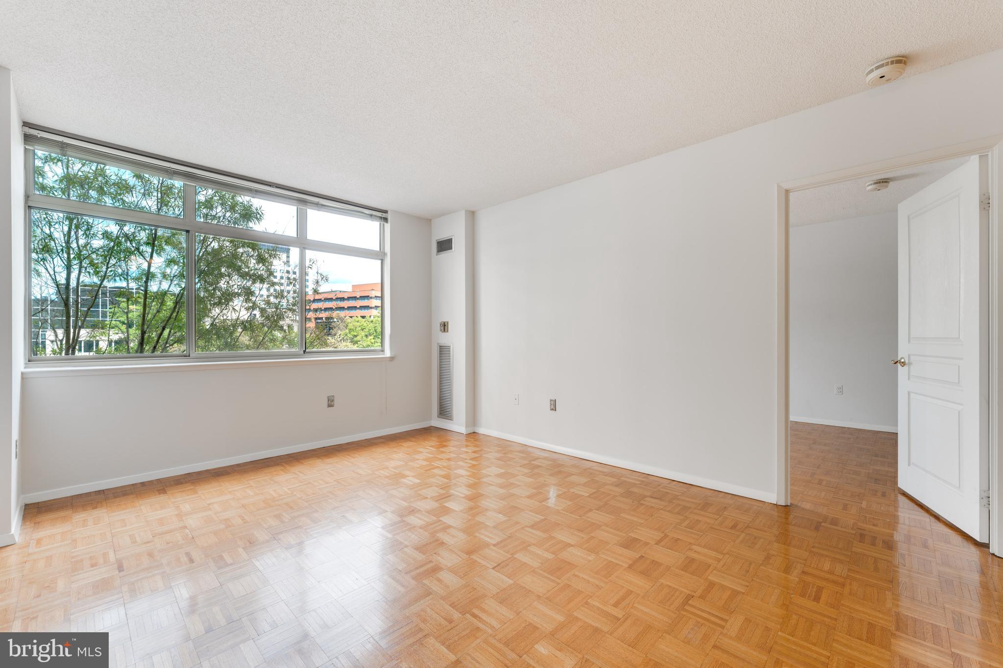 CRESCENT PLAZA - Residential