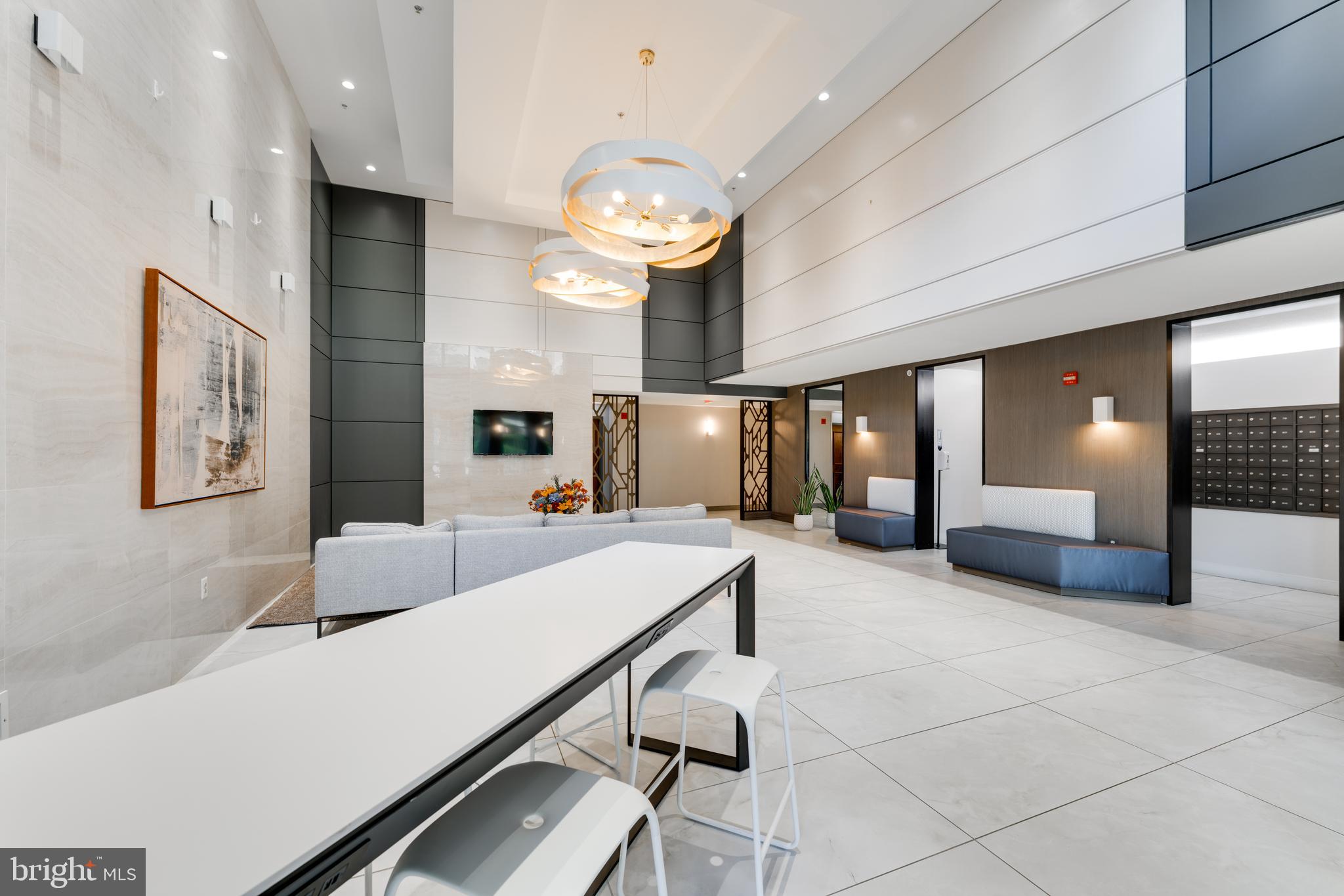 CRESCENT PLAZA - Residential