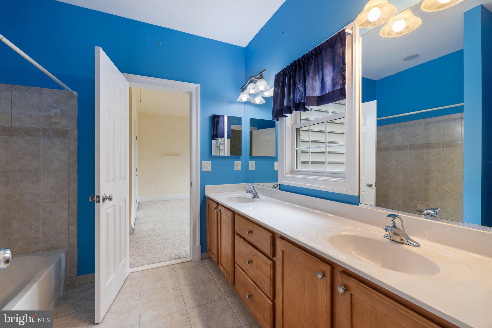 HEATHER KNOLLS - Residential