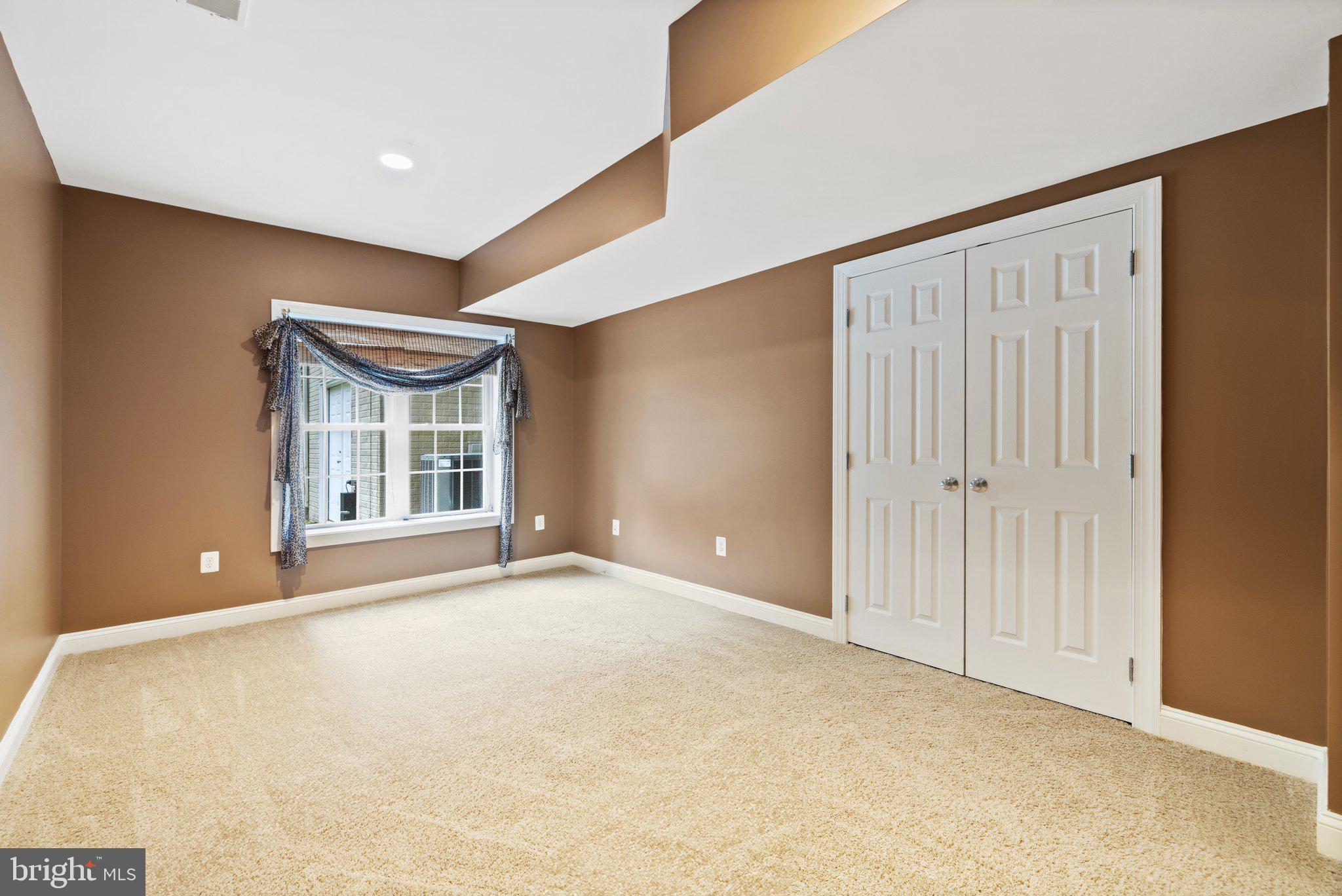 HEATHER KNOLLS - Residential