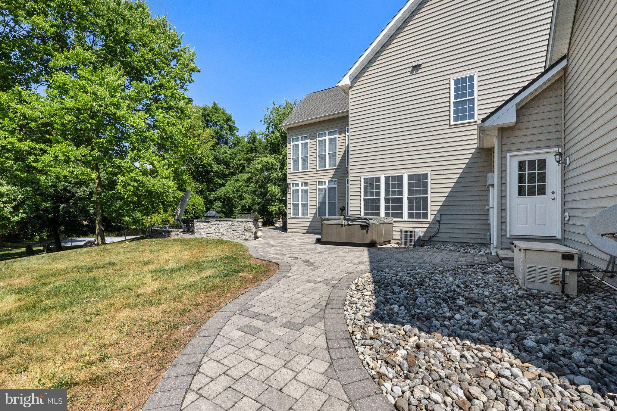 HEATHER KNOLLS - Residential