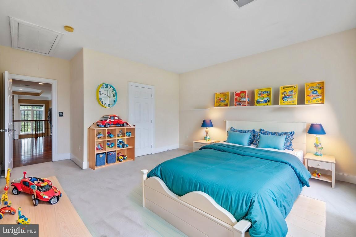 HEATHER KNOLLS - Residential