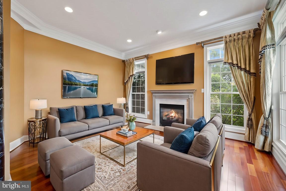 HEATHER KNOLLS - Residential