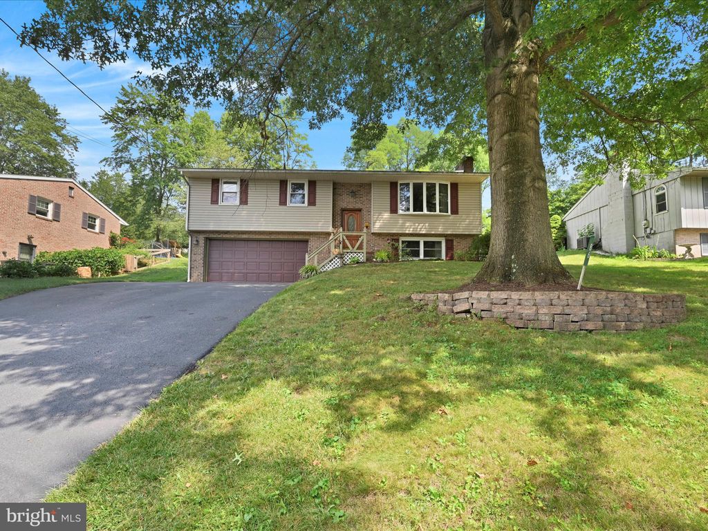 Photo of 86 E Church Street, STEVENS, PA 17578 (MLS # PALA2074910)
