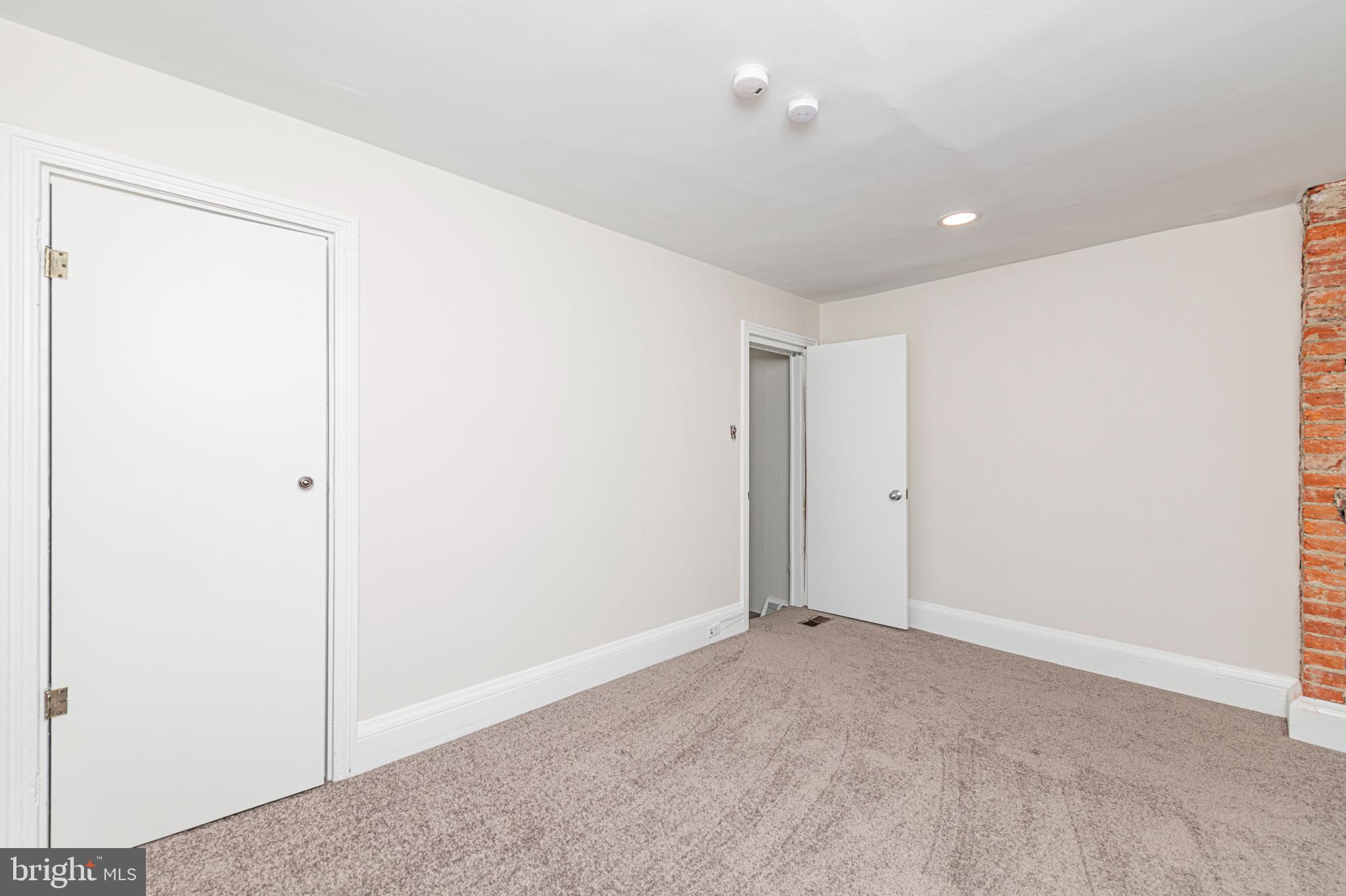 ASTON MILLS - Residential