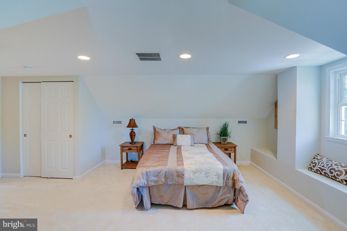 ROSEDALE GARDENS - Residential