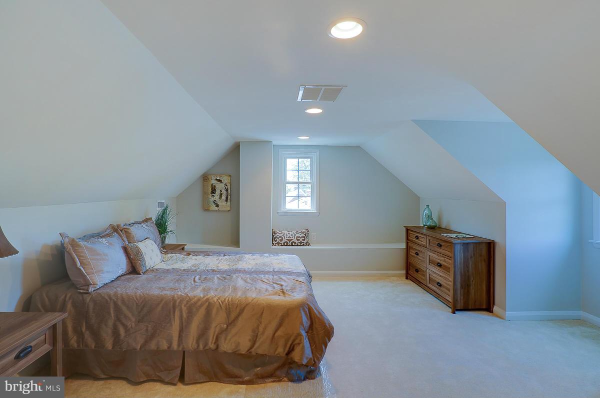 ROSEDALE GARDENS - Residential