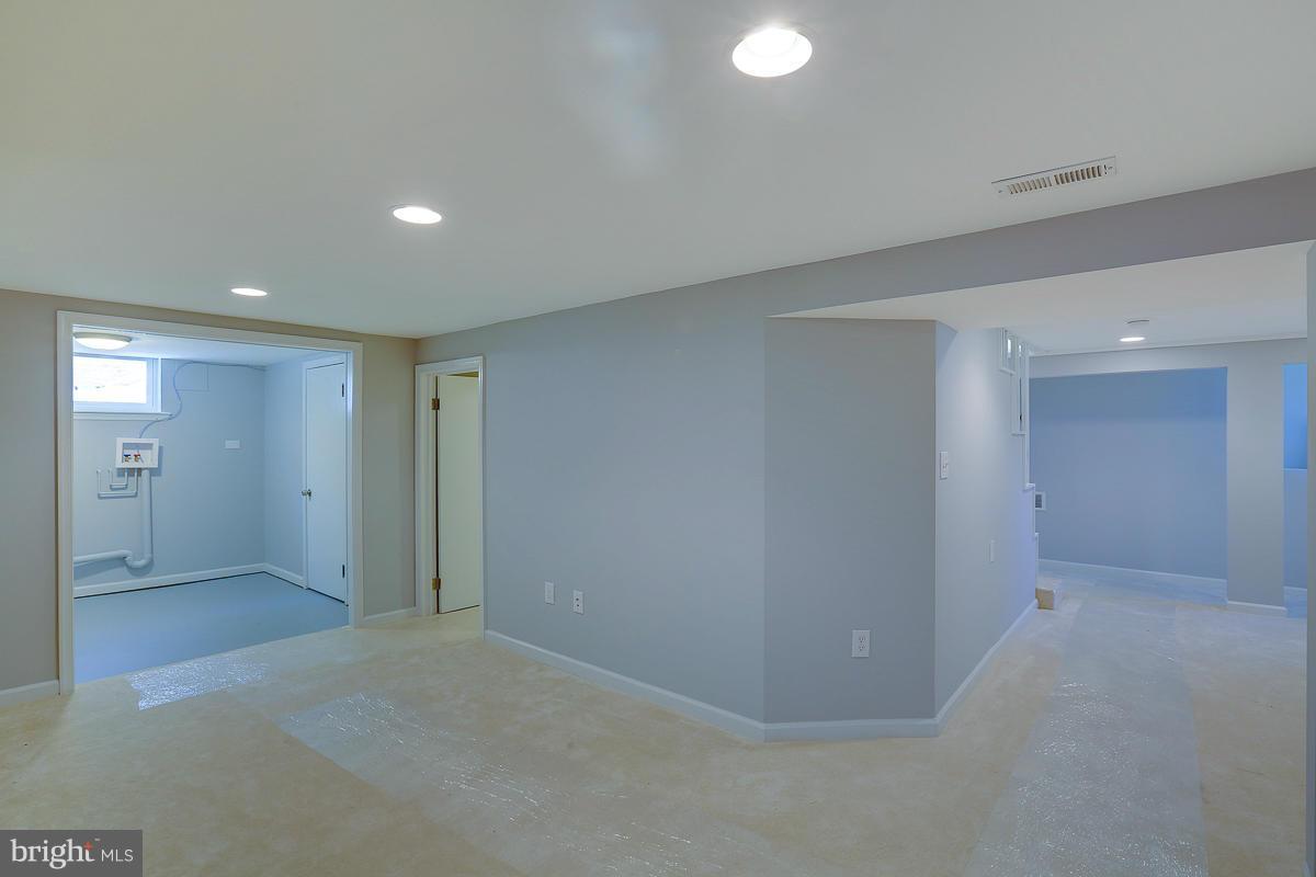 ROSEDALE GARDENS - Residential