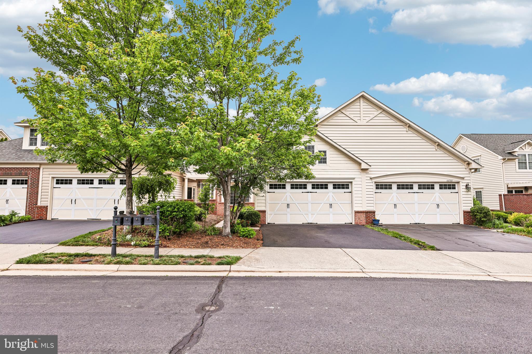 44360 SUNSET MAPLE DRIVE