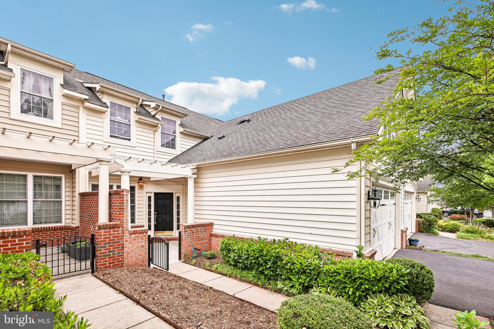 44360 SUNSET MAPLE DRIVE