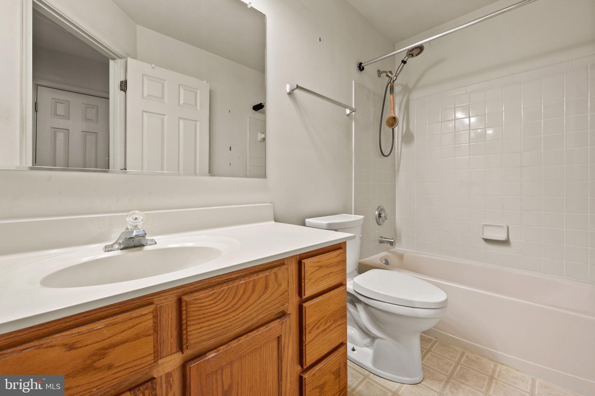 MARLTON TOWN - Residential