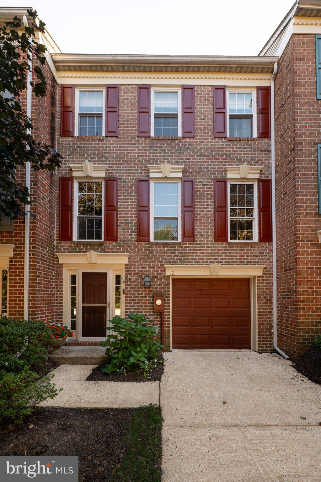 18 MAYAPPLE COURT