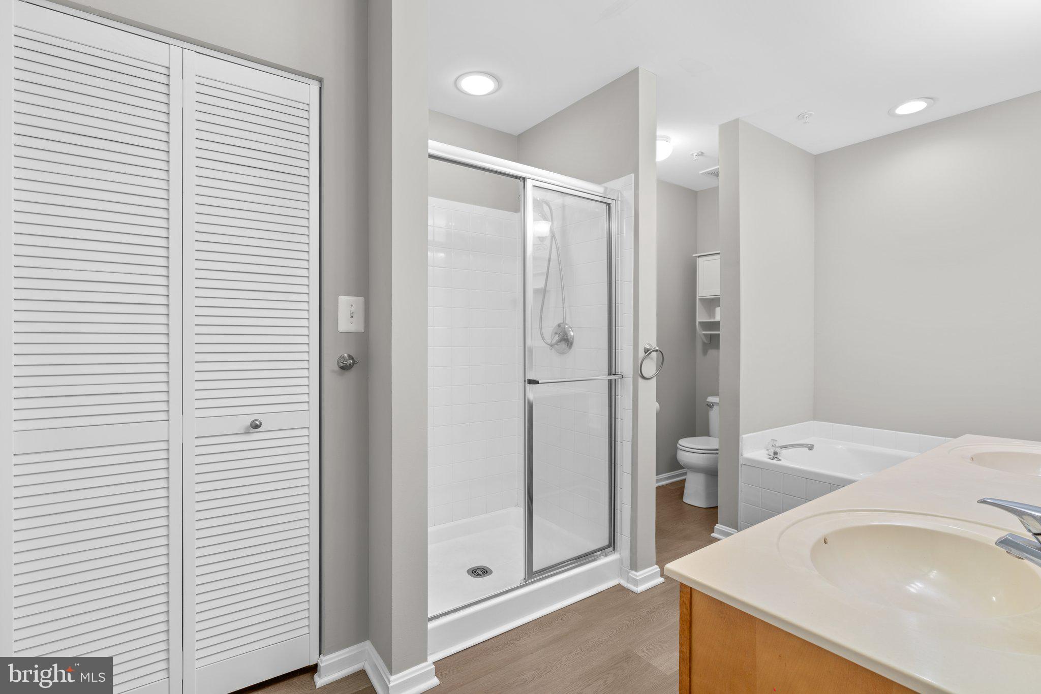 SEVEN OAKS - Residential