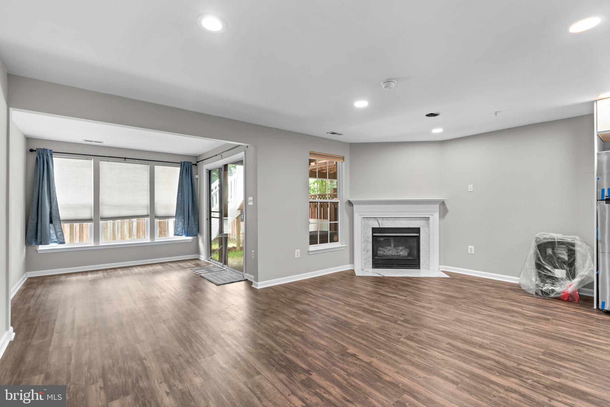 SEVEN OAKS - Residential