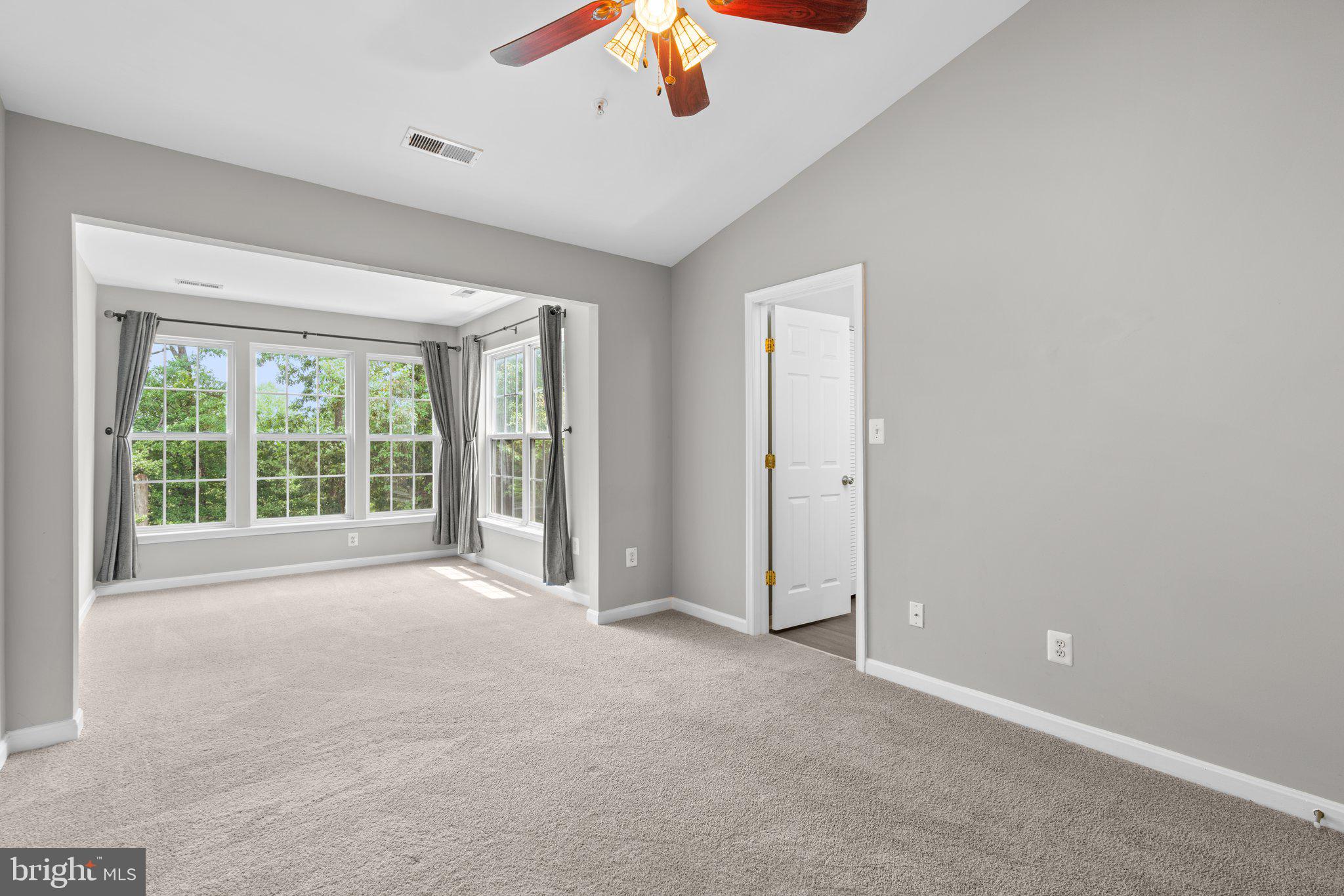 SEVEN OAKS - Residential