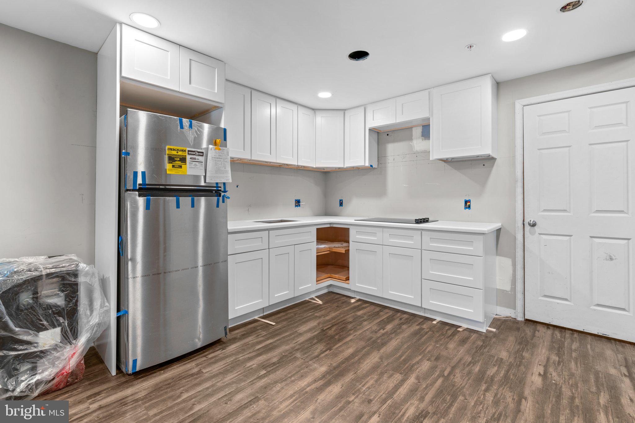 SEVEN OAKS - Residential