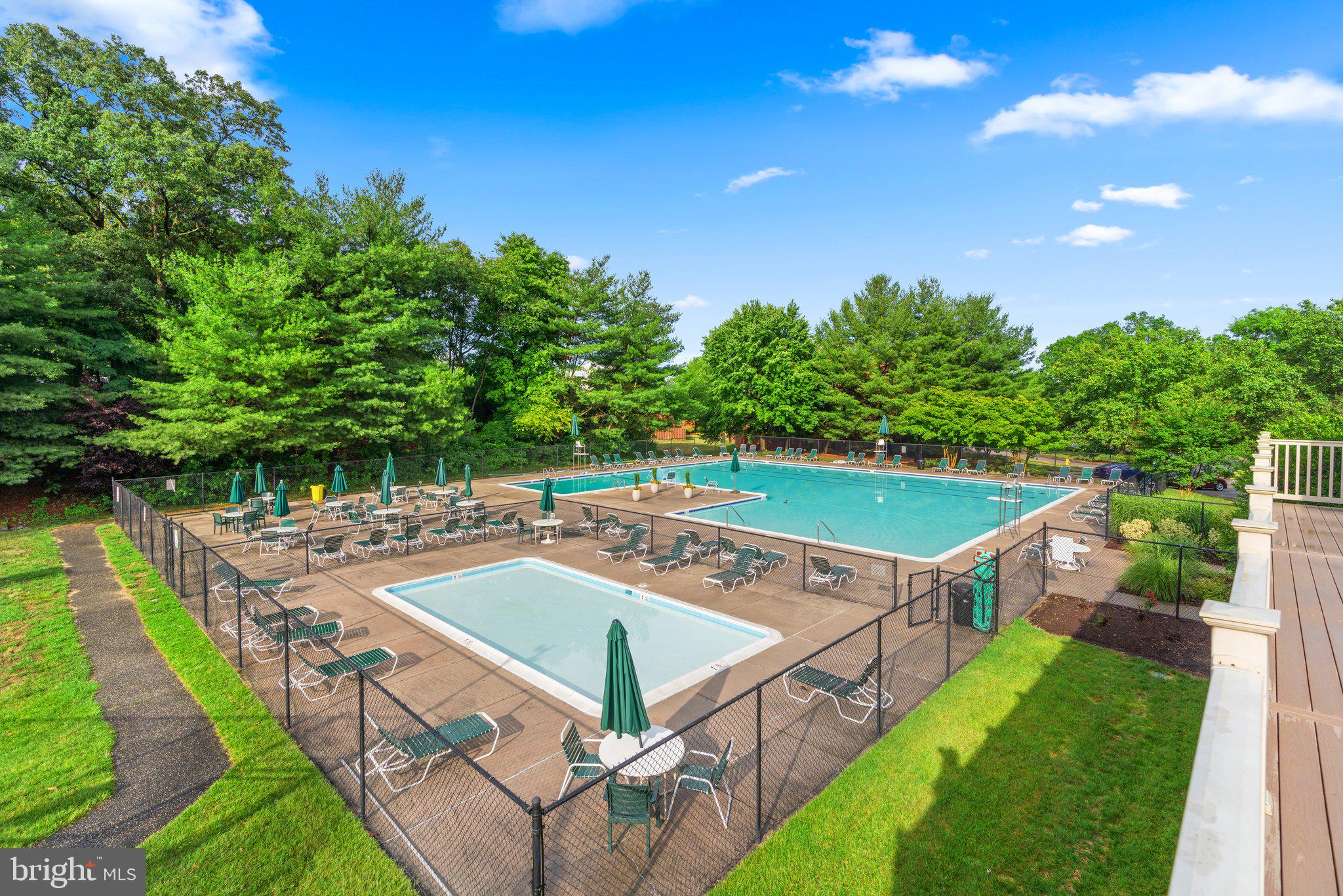 SEVEN OAKS - Residential