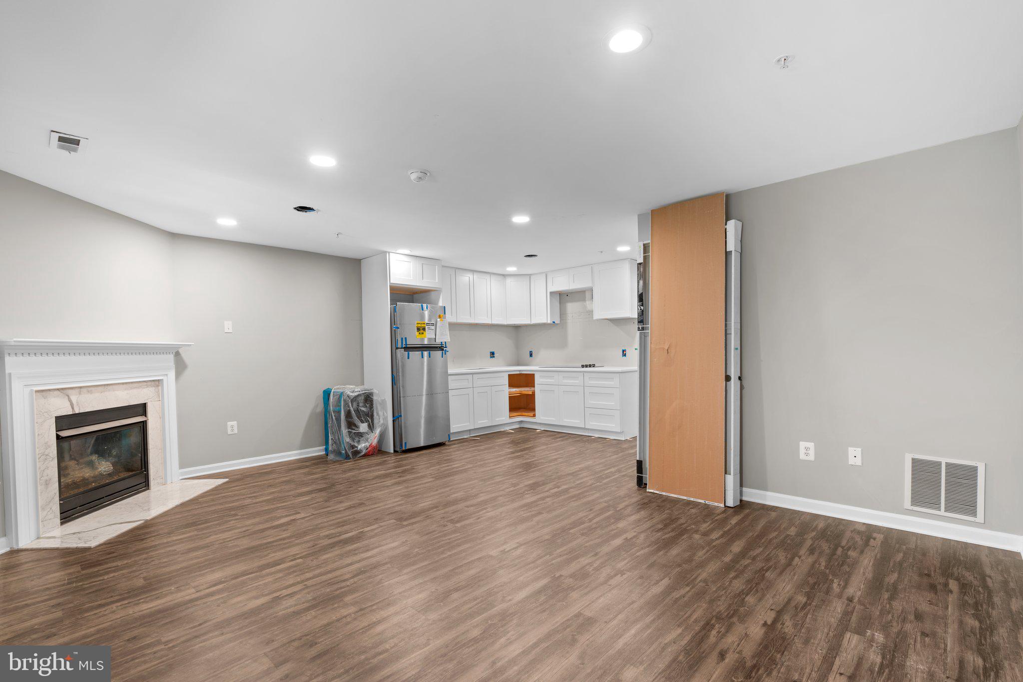 SEVEN OAKS - Residential