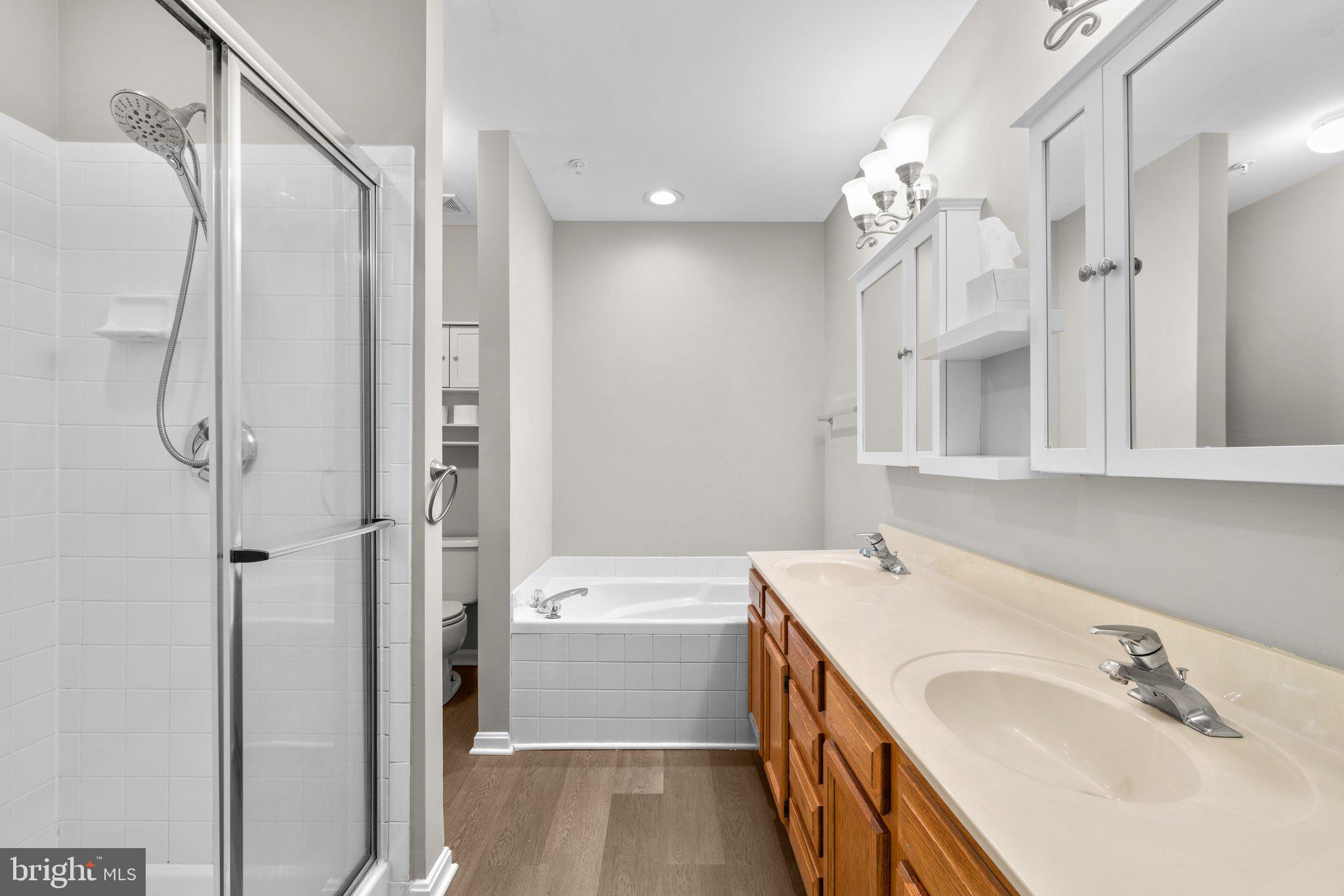 SEVEN OAKS - Residential