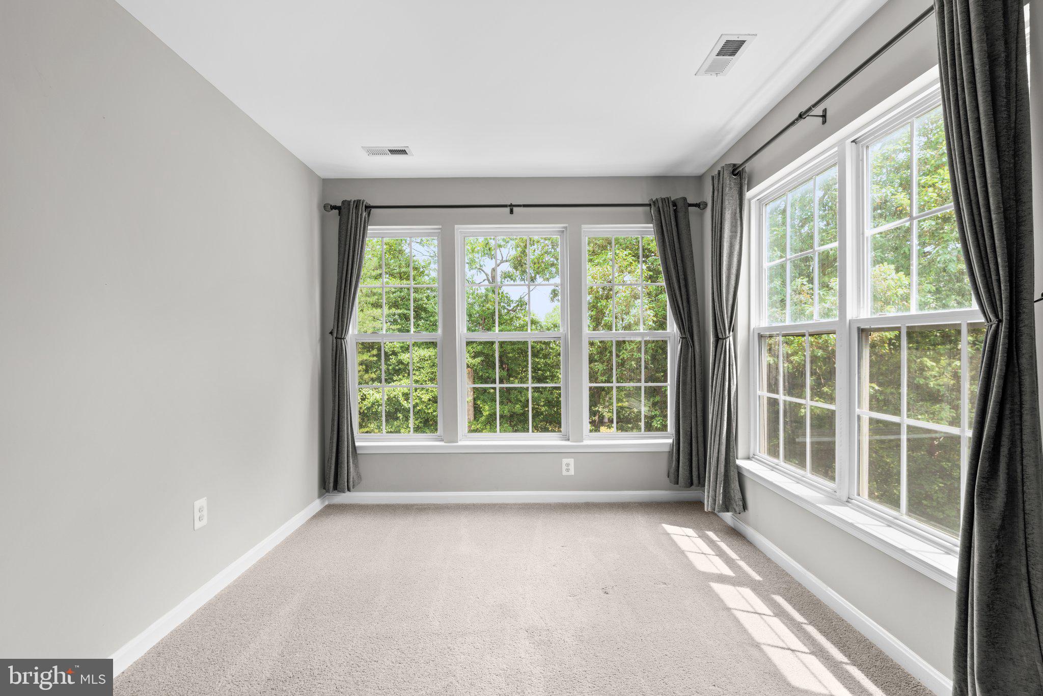 SEVEN OAKS - Residential