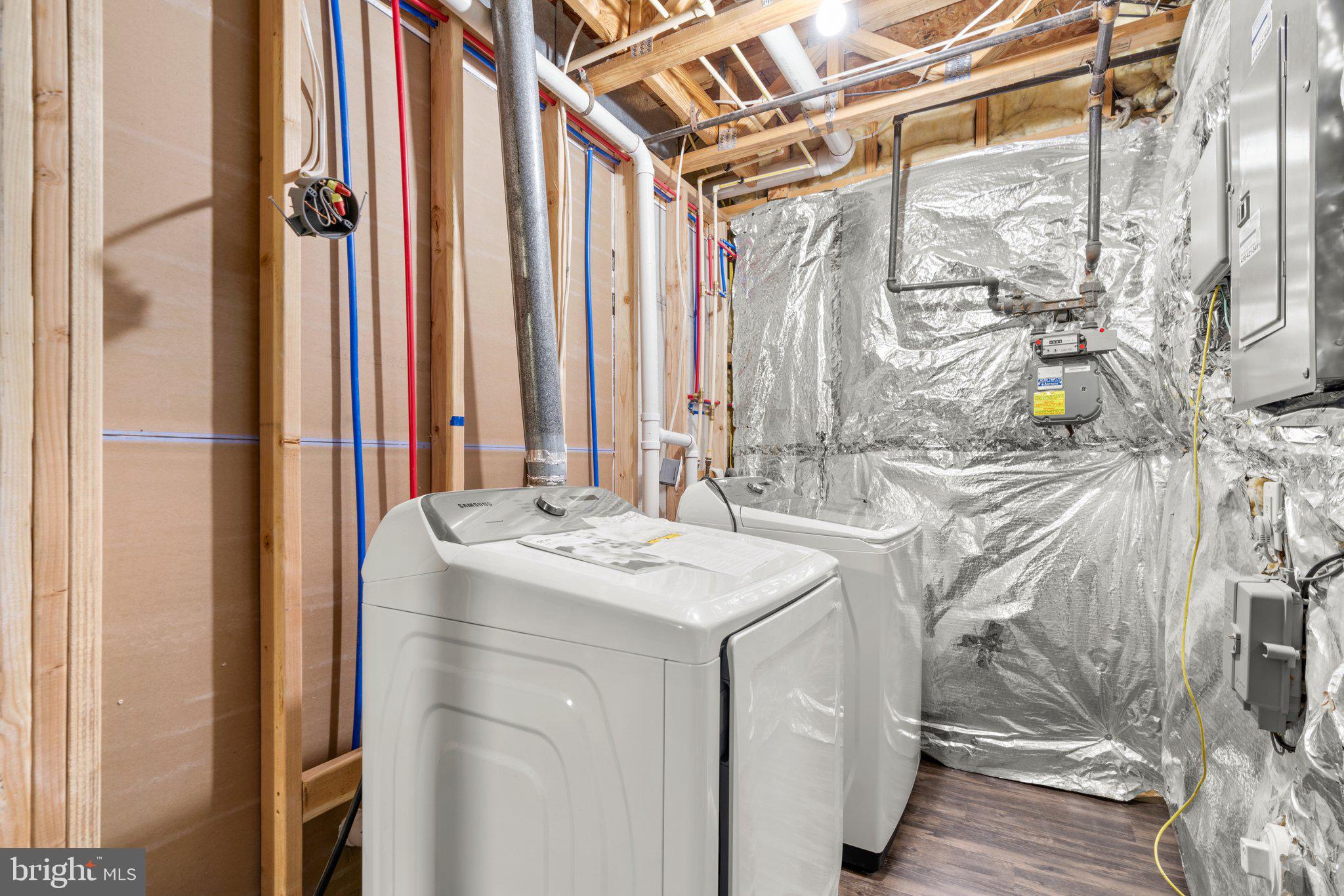 SEVEN OAKS - Residential