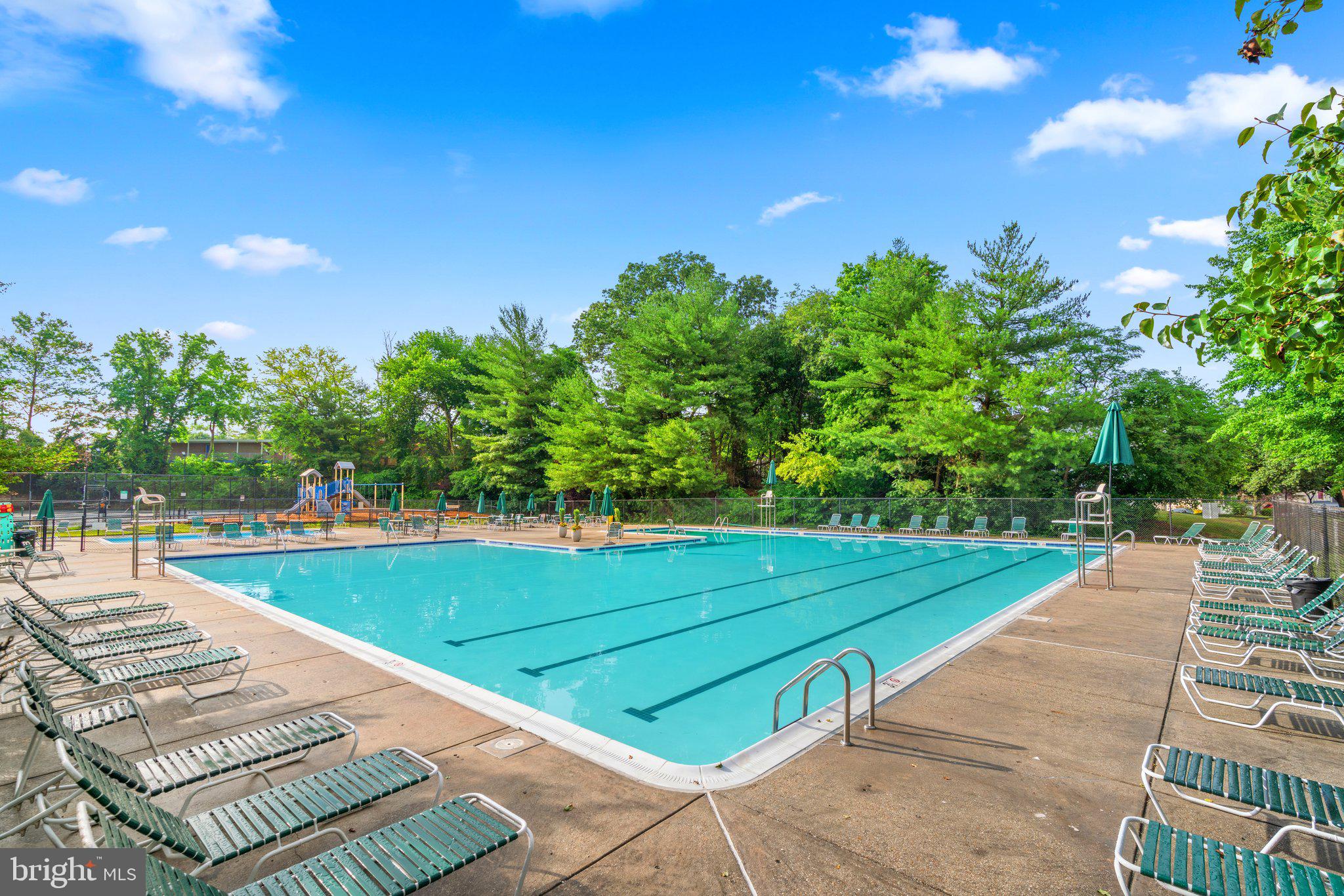 SEVEN OAKS - Residential