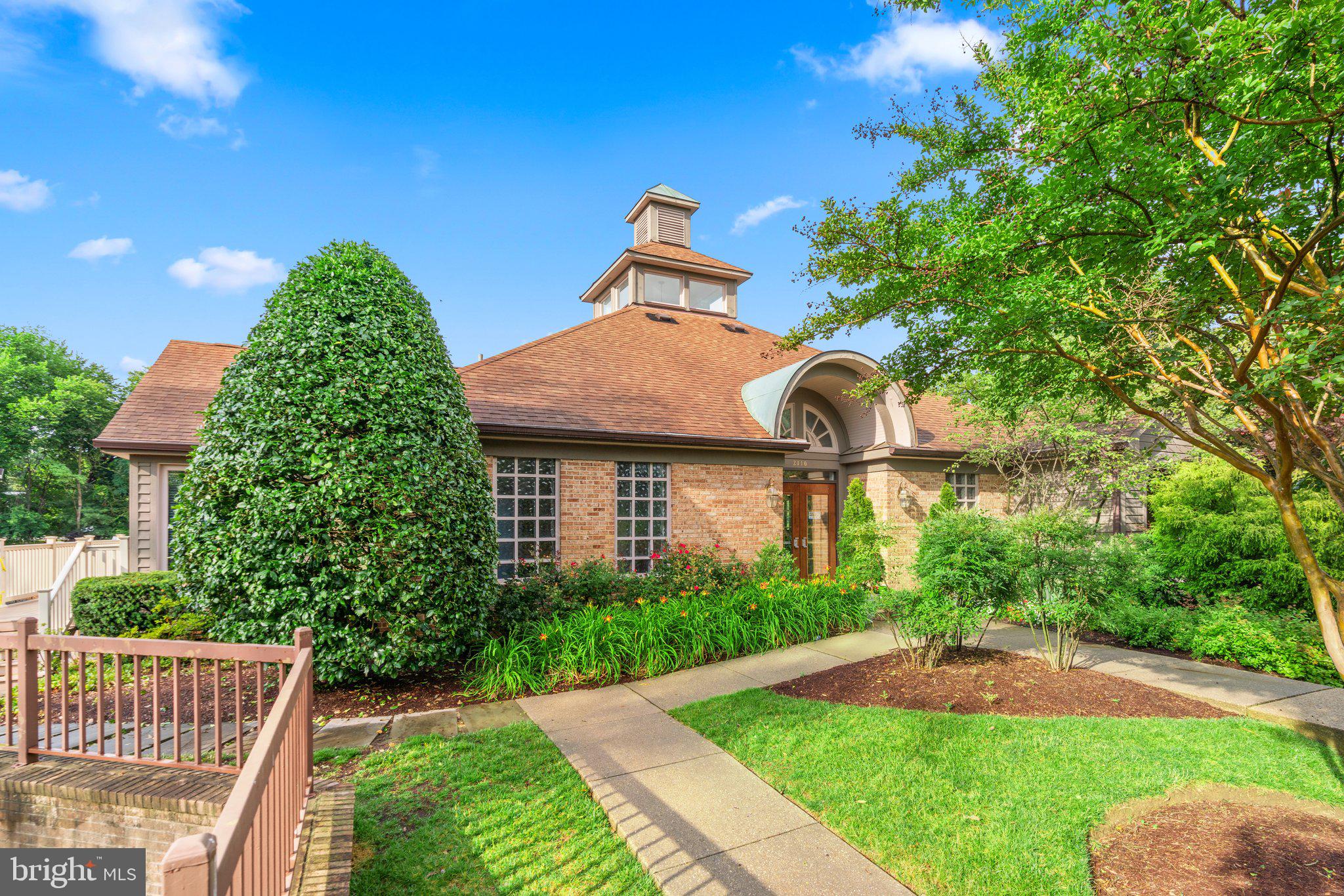 SEVEN OAKS - Residential