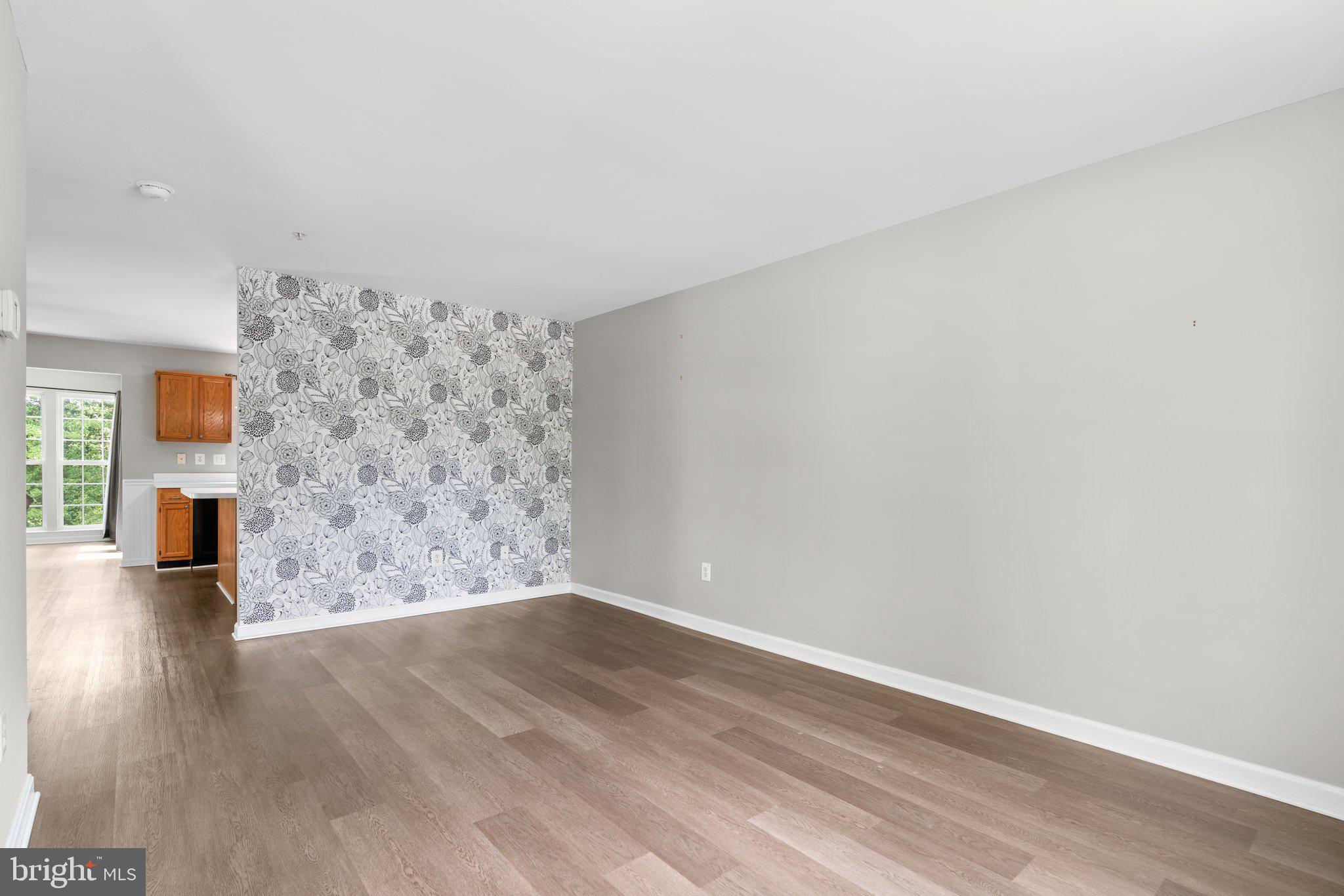 SEVEN OAKS - Residential