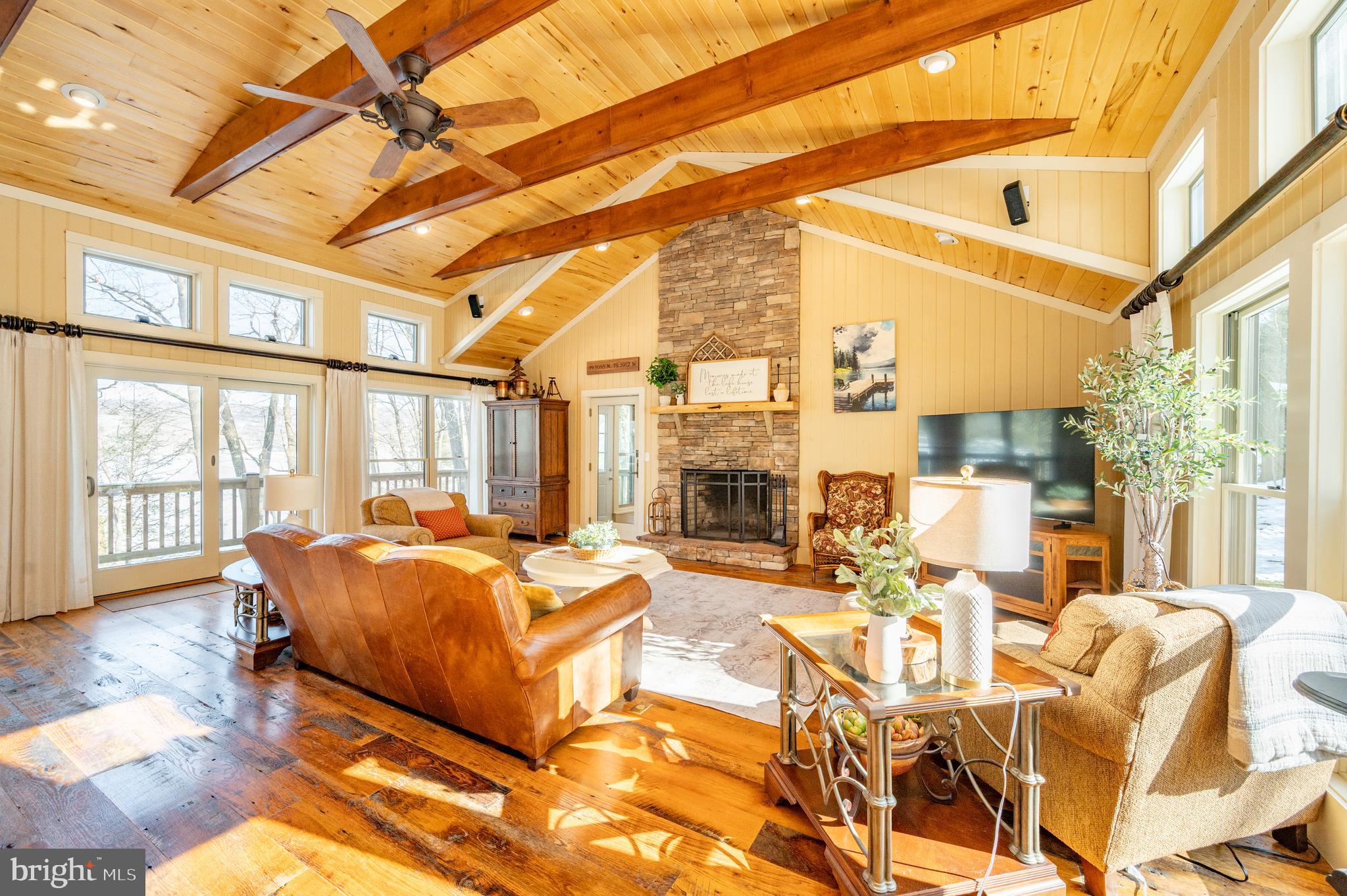 EDGEWATER - Residential