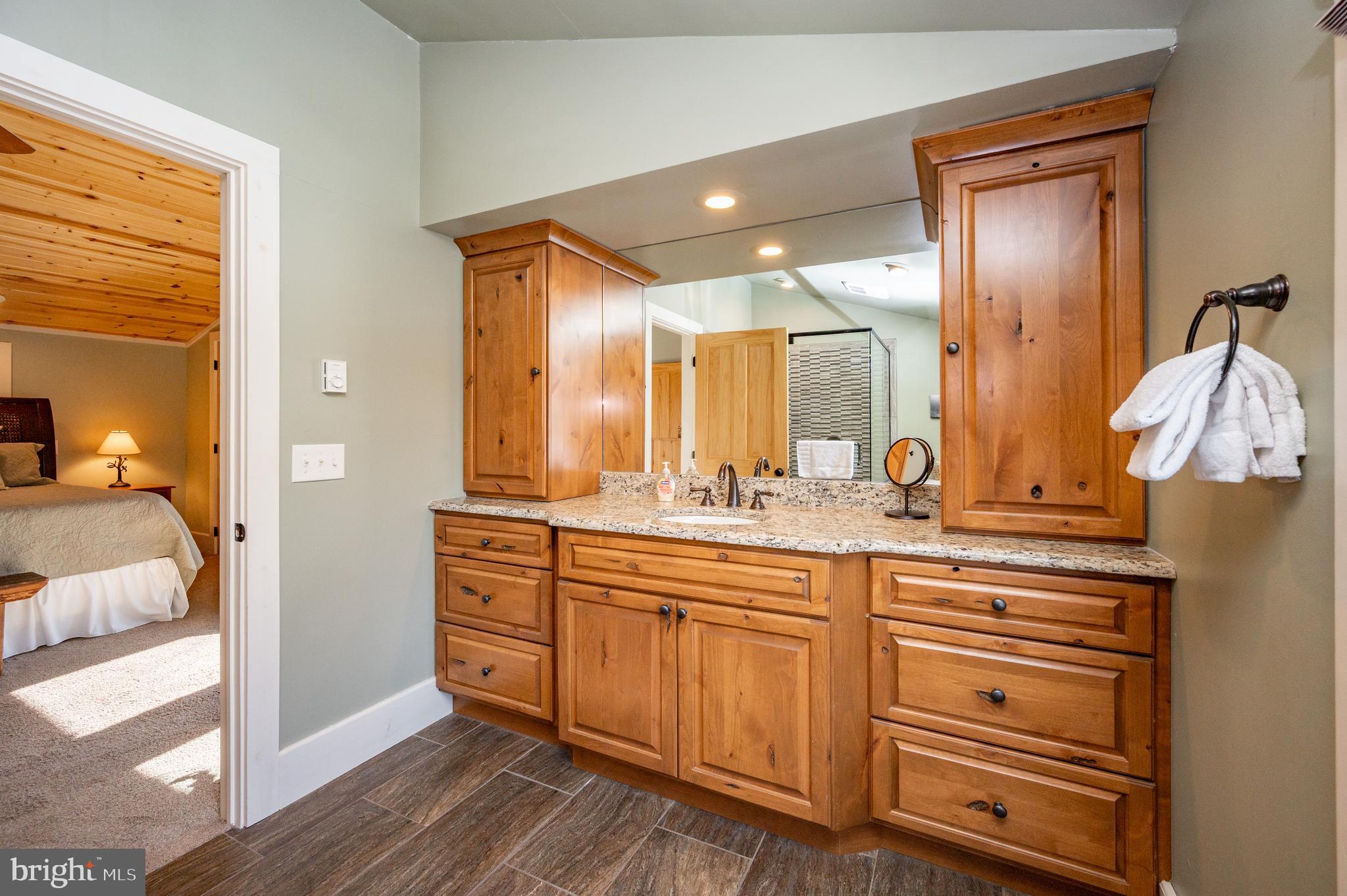 EDGEWATER - Residential