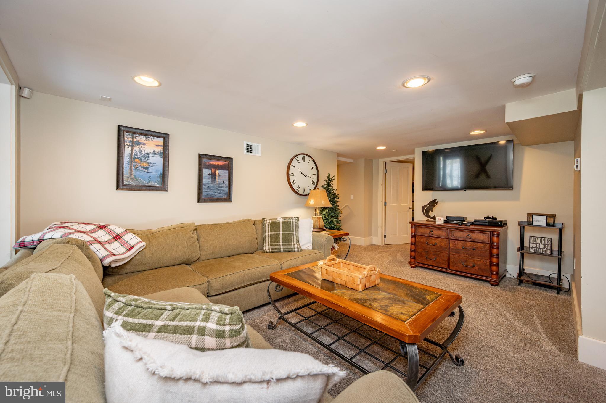 EDGEWATER - Residential