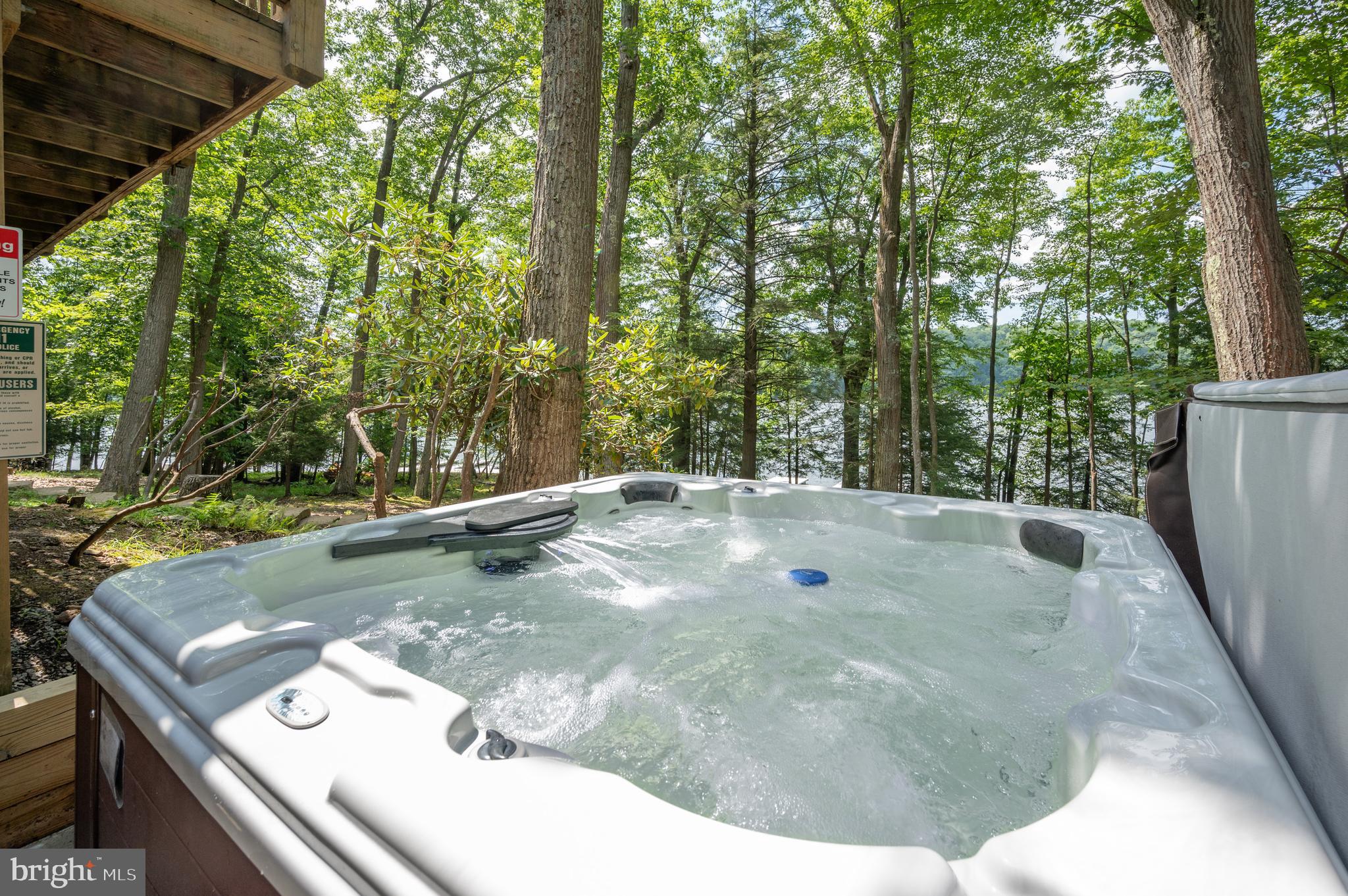 EDGEWATER - Residential