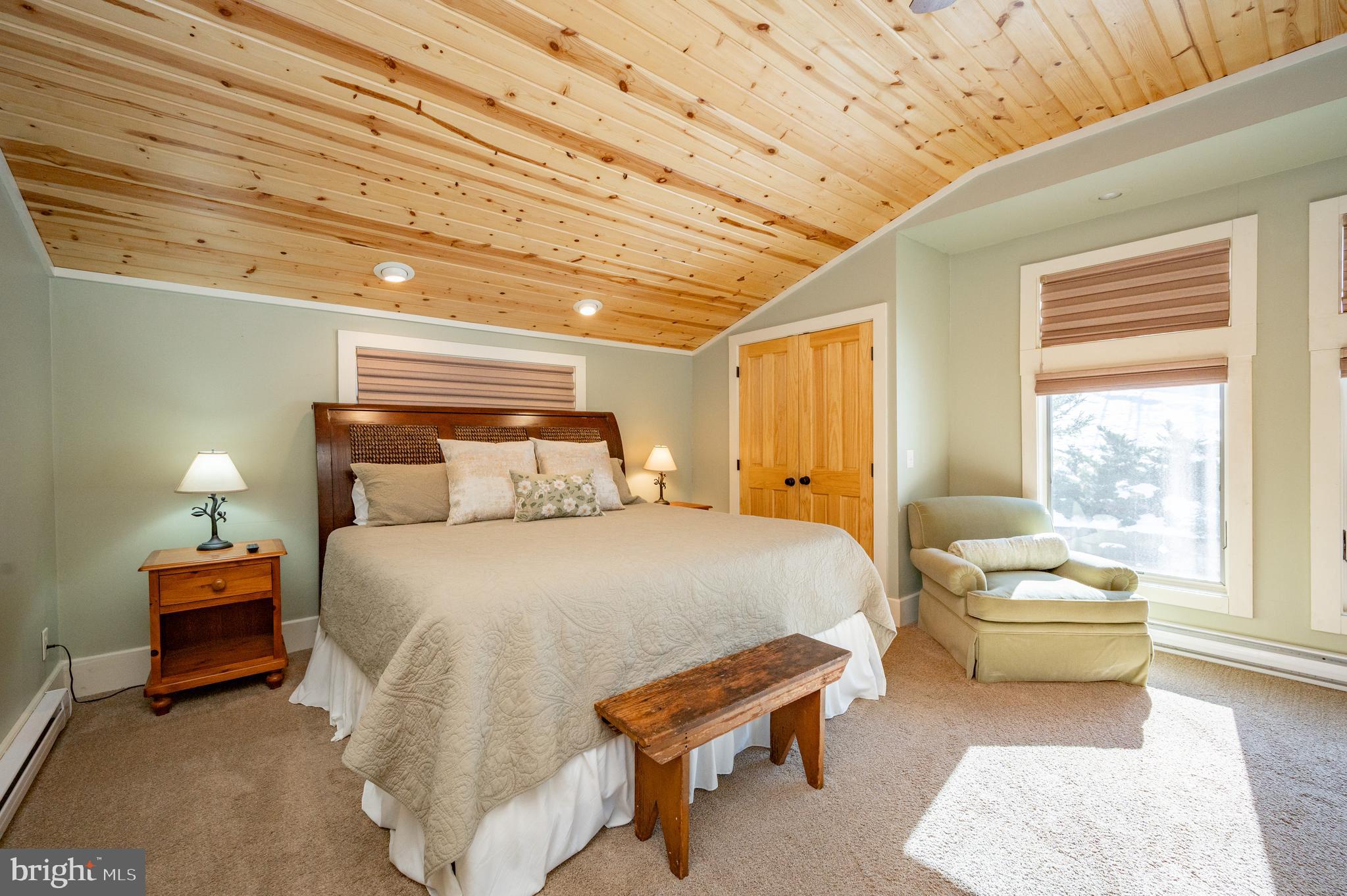 EDGEWATER - Residential