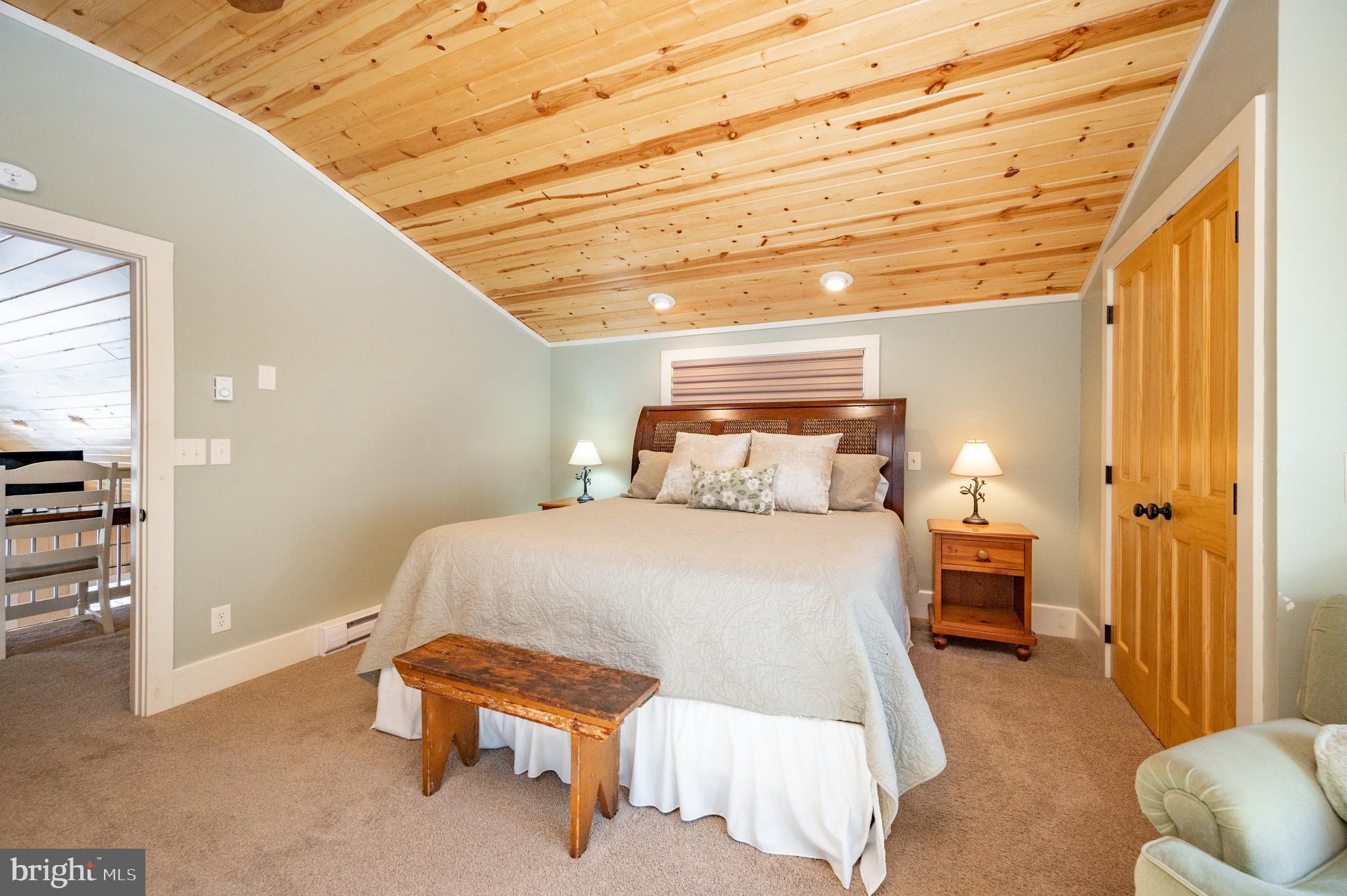 EDGEWATER - Residential