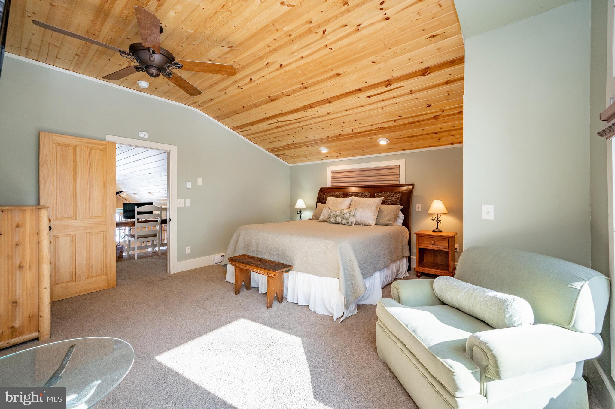 EDGEWATER - Residential