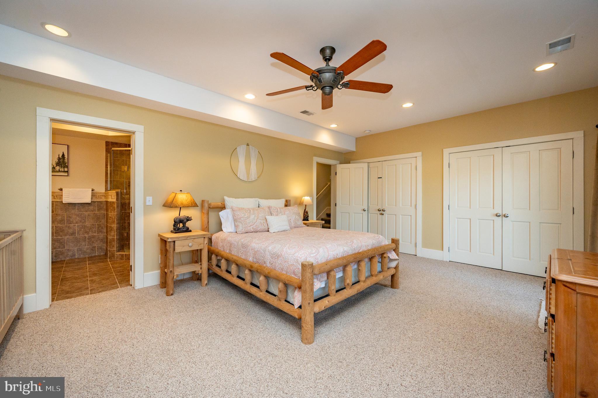 EDGEWATER - Residential