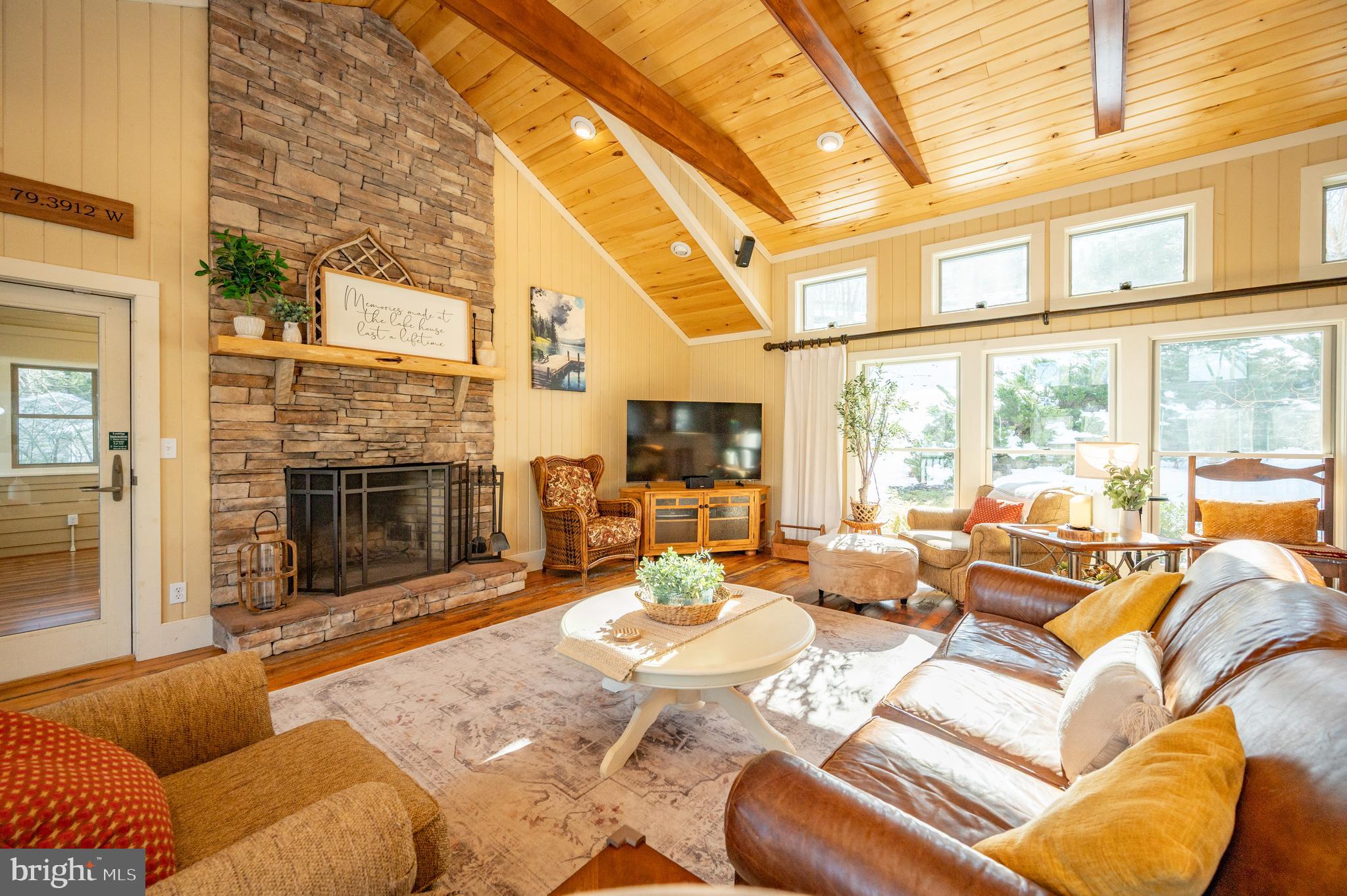 EDGEWATER - Residential