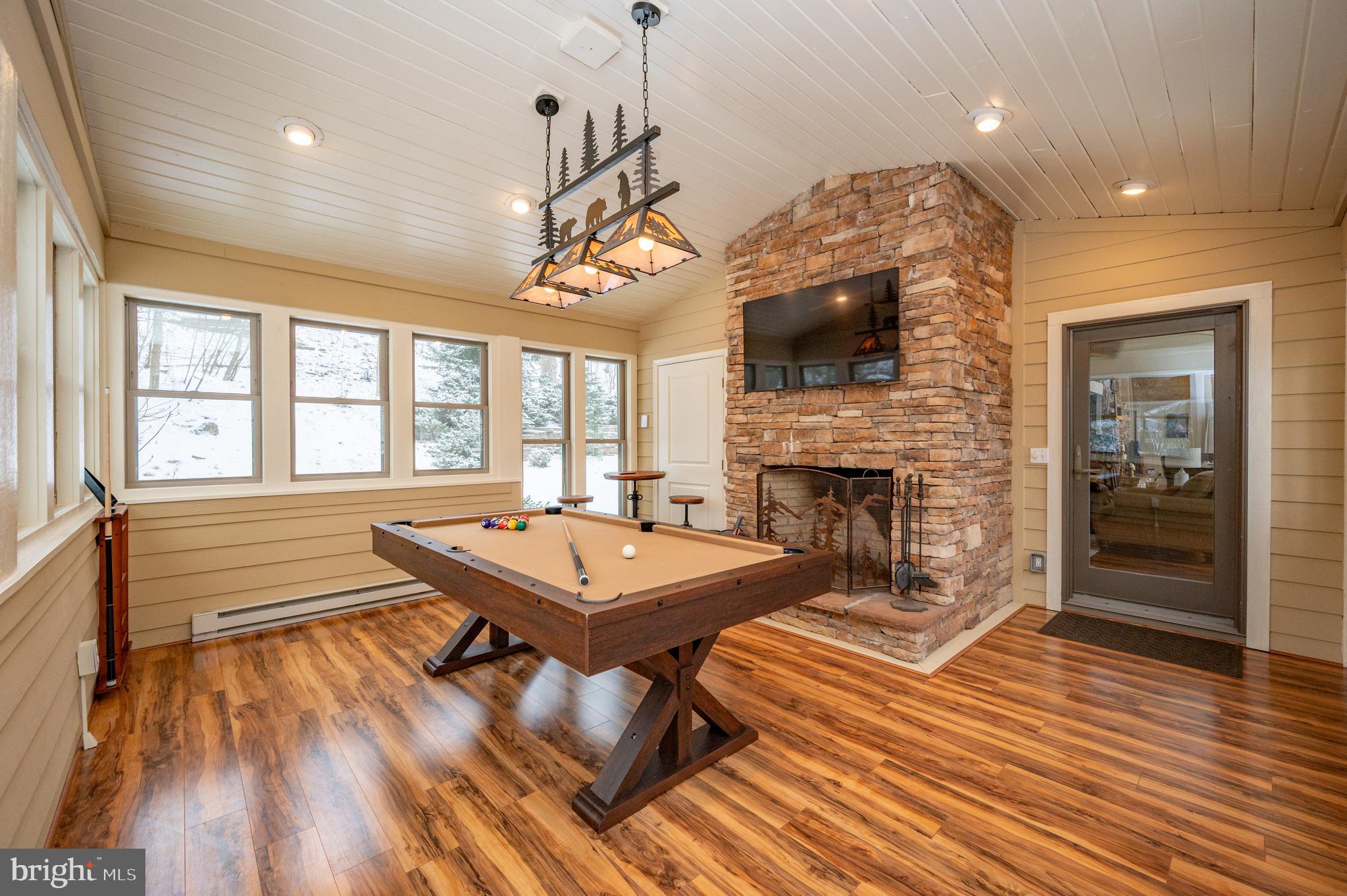 EDGEWATER - Residential