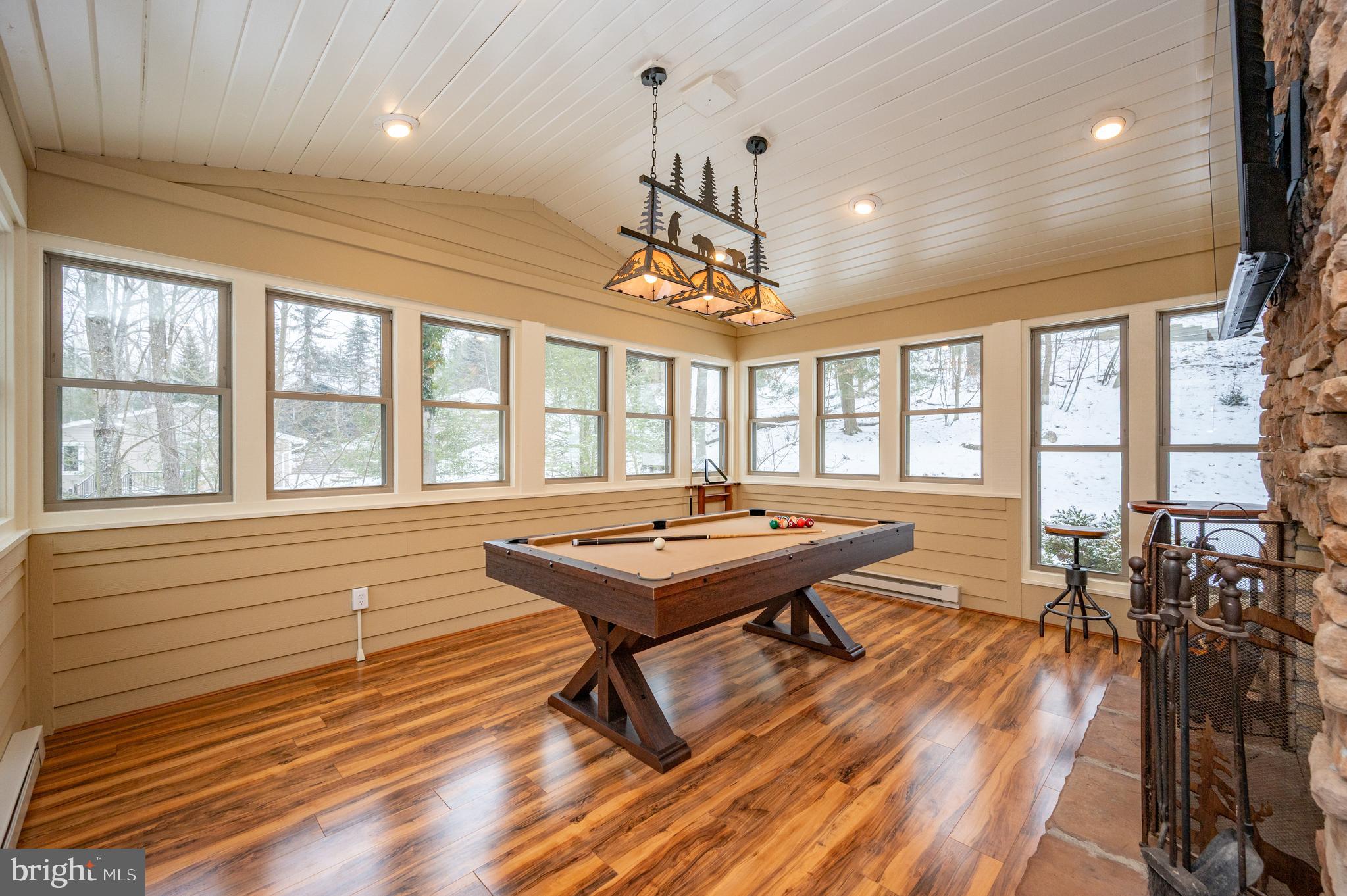 EDGEWATER - Residential